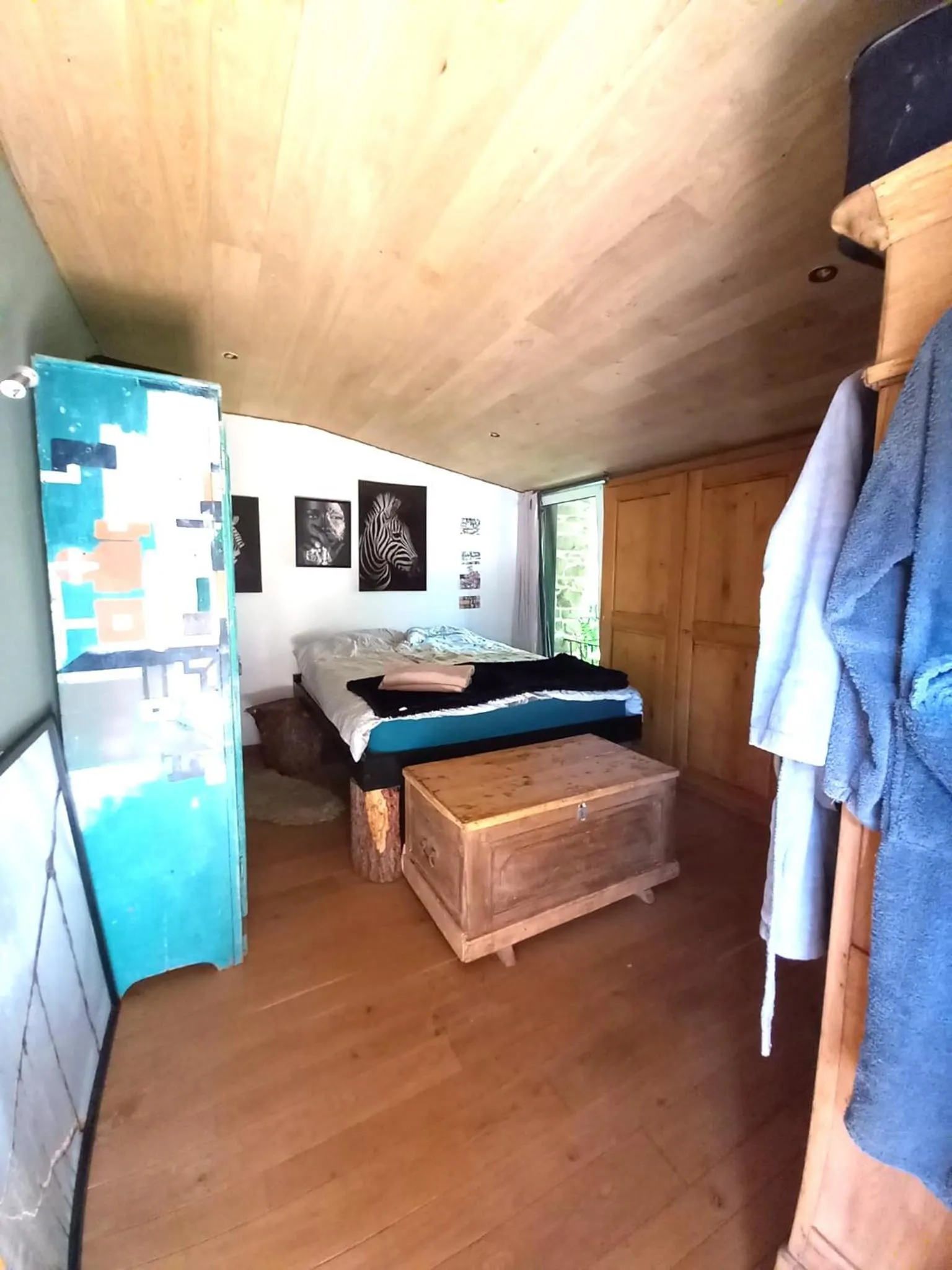 Bed in Chez Madame Irma