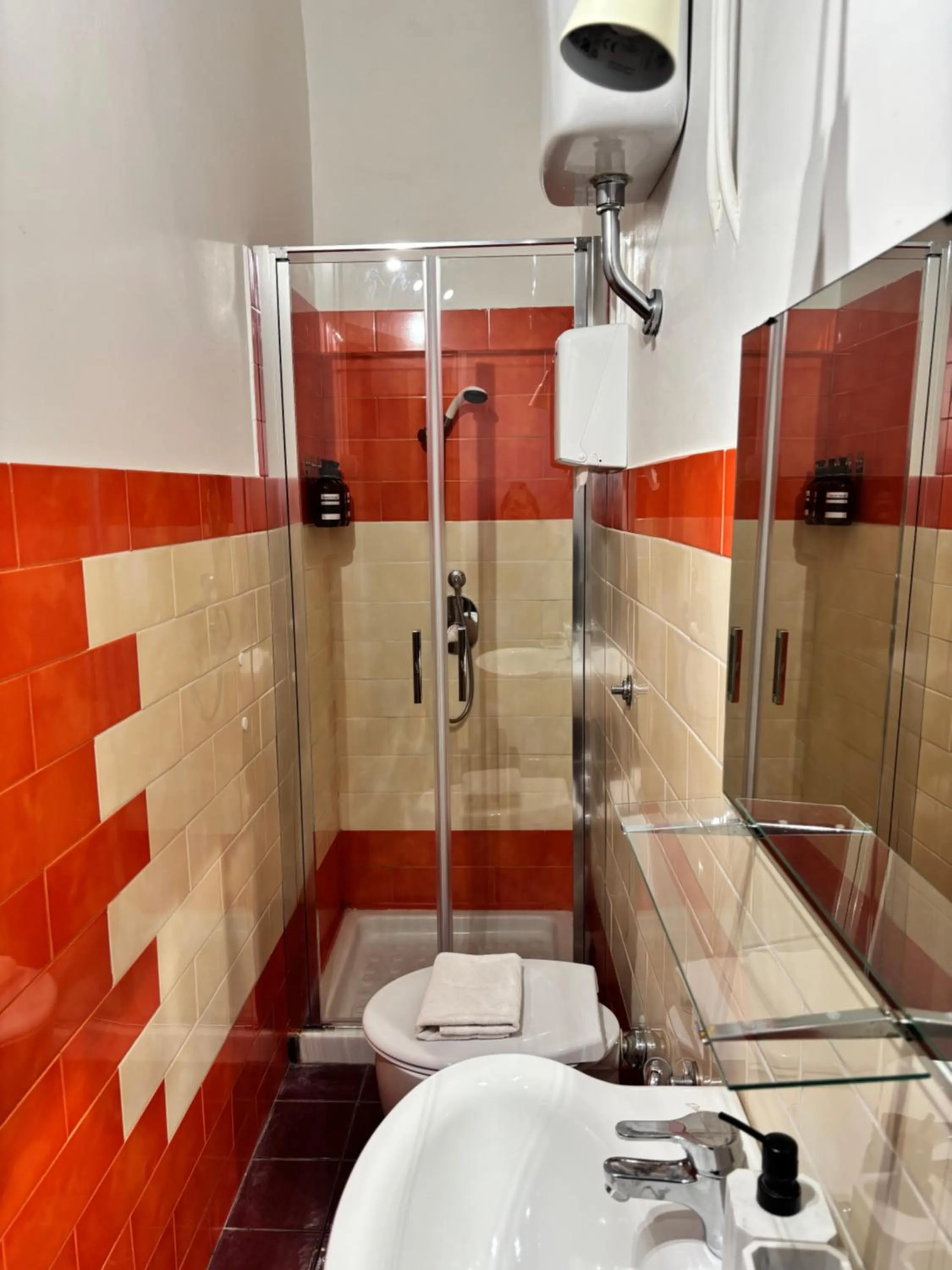 Bathroom in Il Teatro Rooms