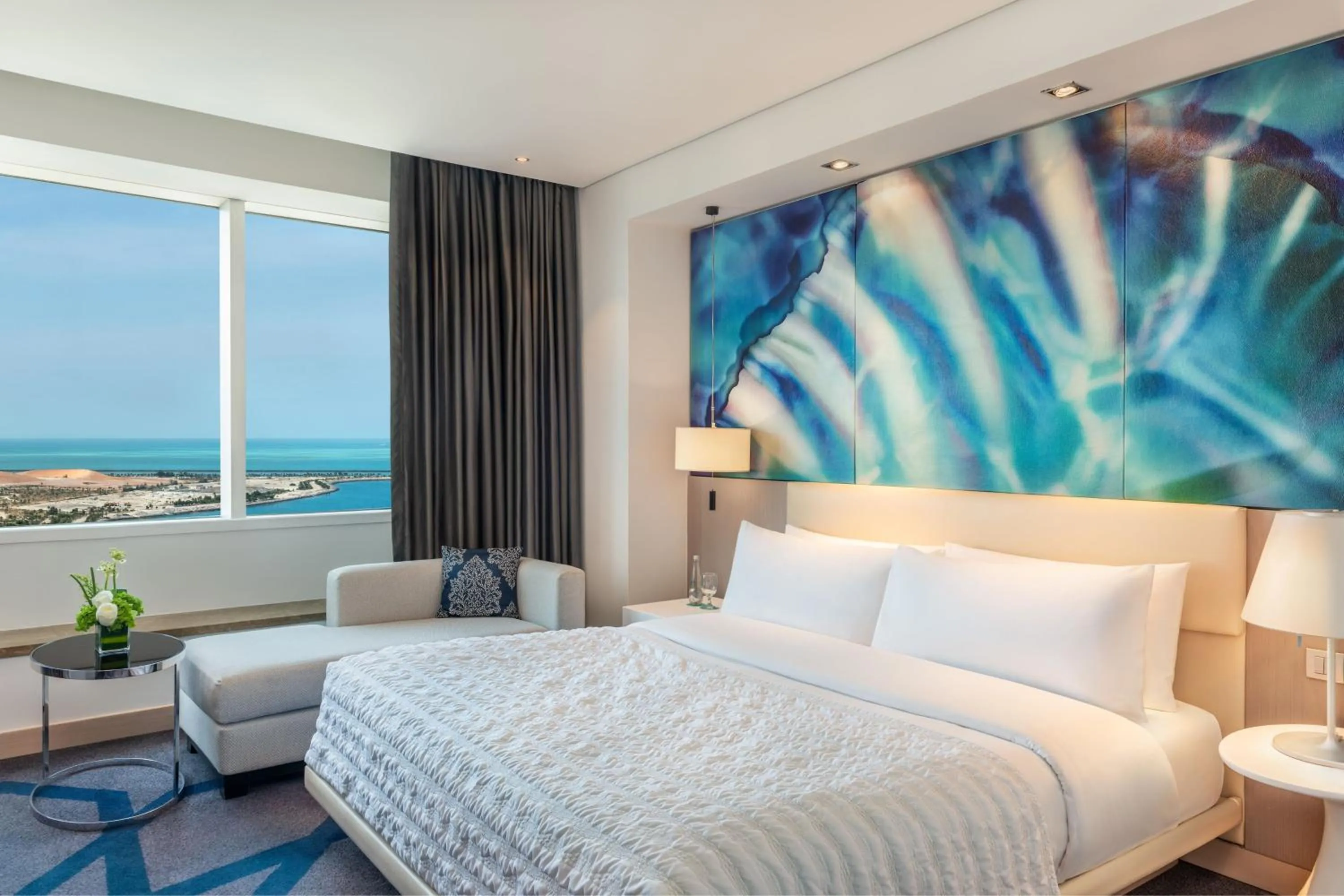 Photo of the whole room, Bed in Le Royal Meridien Abu Dhabi