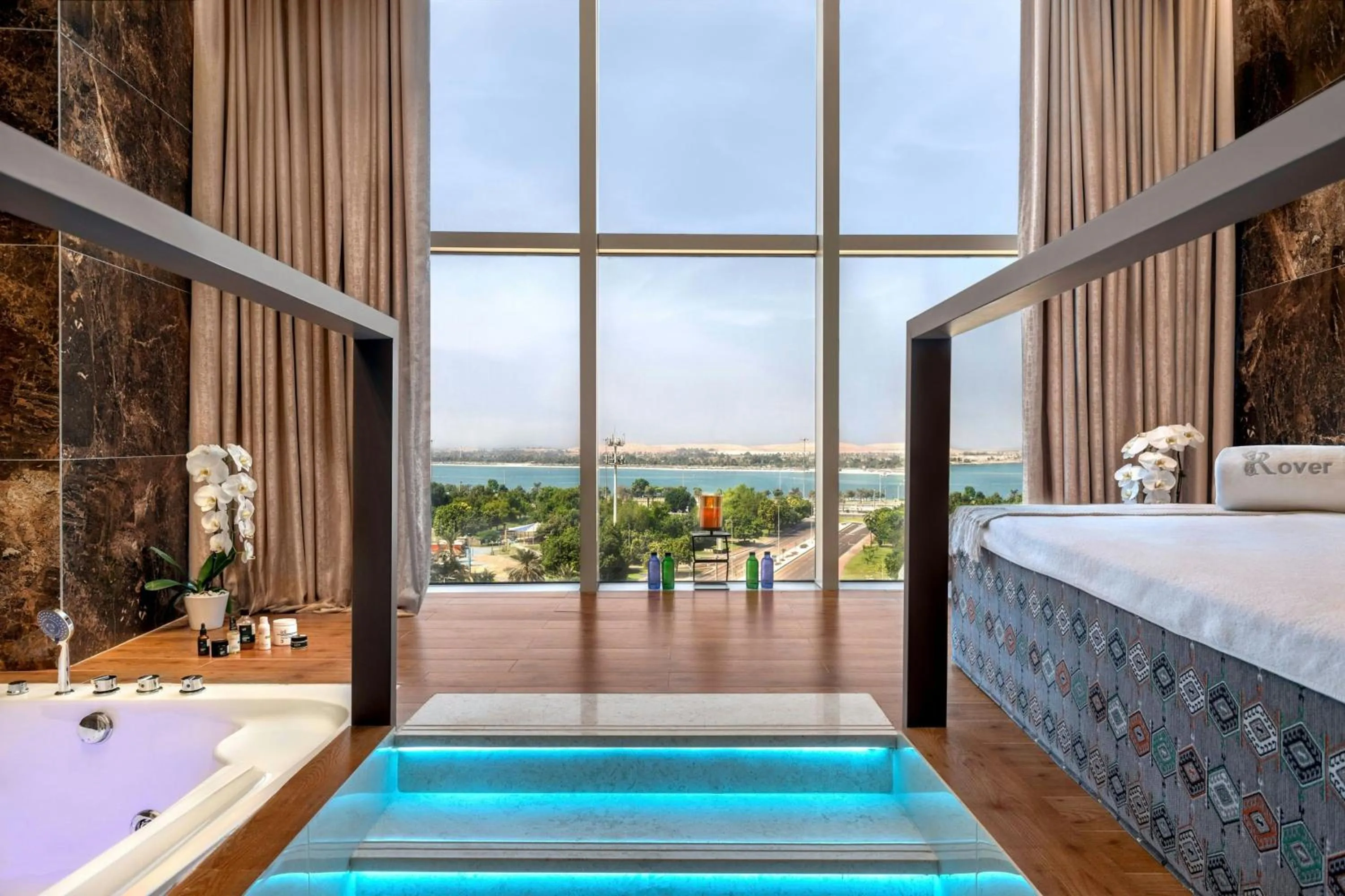 Spa and wellness centre/facilities, Bed in Le Royal Meridien Abu Dhabi