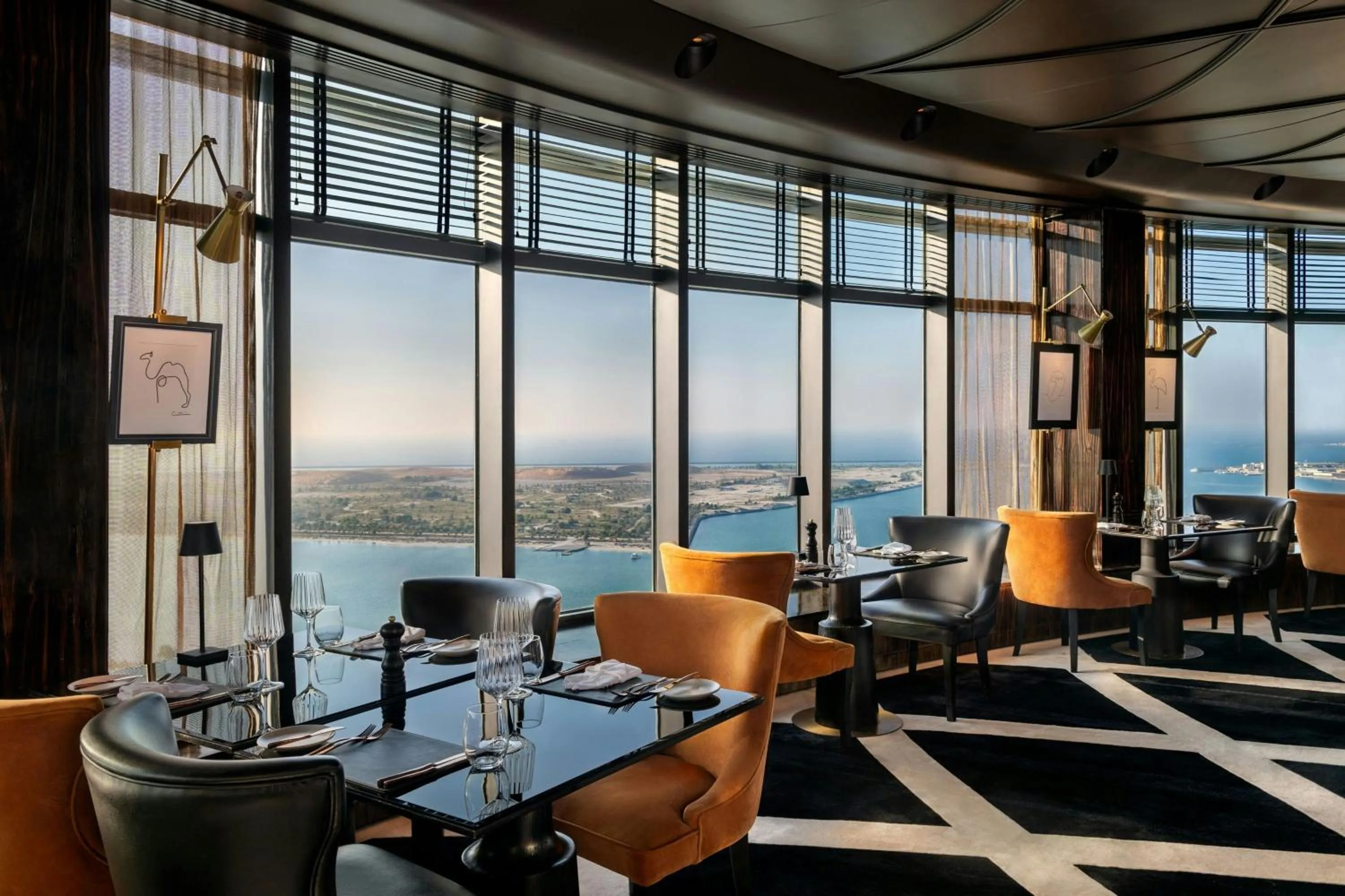 Lounge or bar in Le Royal Meridien Abu Dhabi