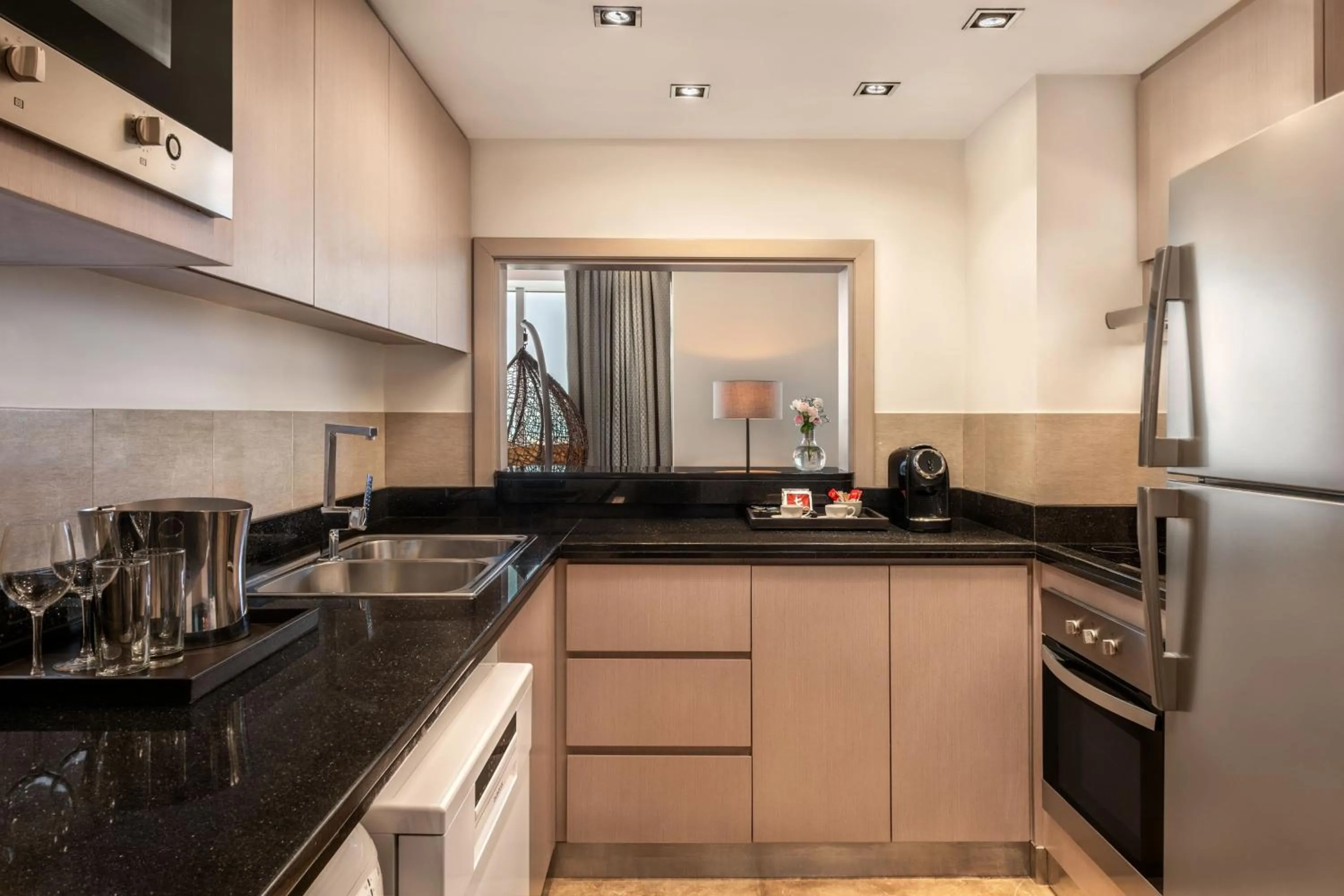Kitchen or kitchenette in Le Royal Meridien Abu Dhabi