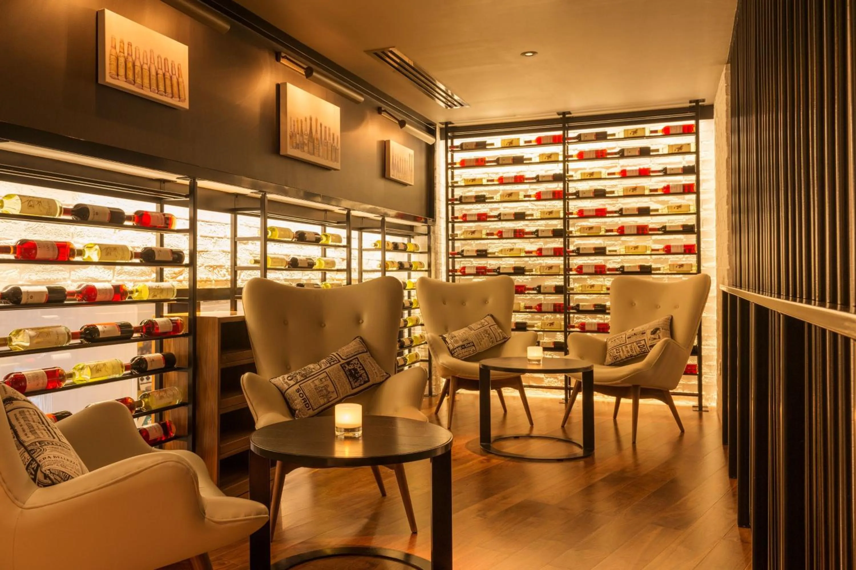 Lounge or bar in Le Royal Meridien Abu Dhabi