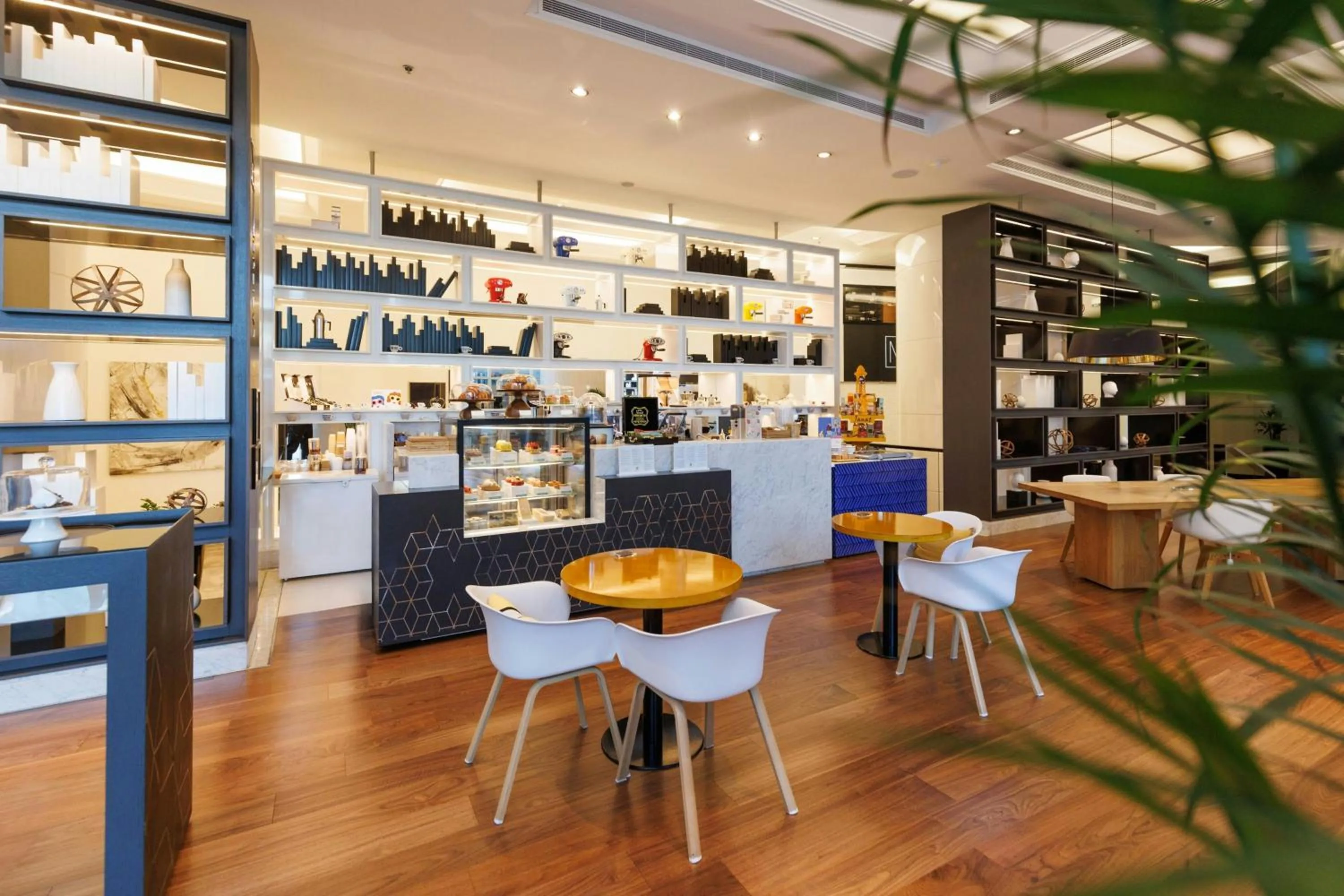 Restaurant/places to eat in Le Royal Meridien Abu Dhabi