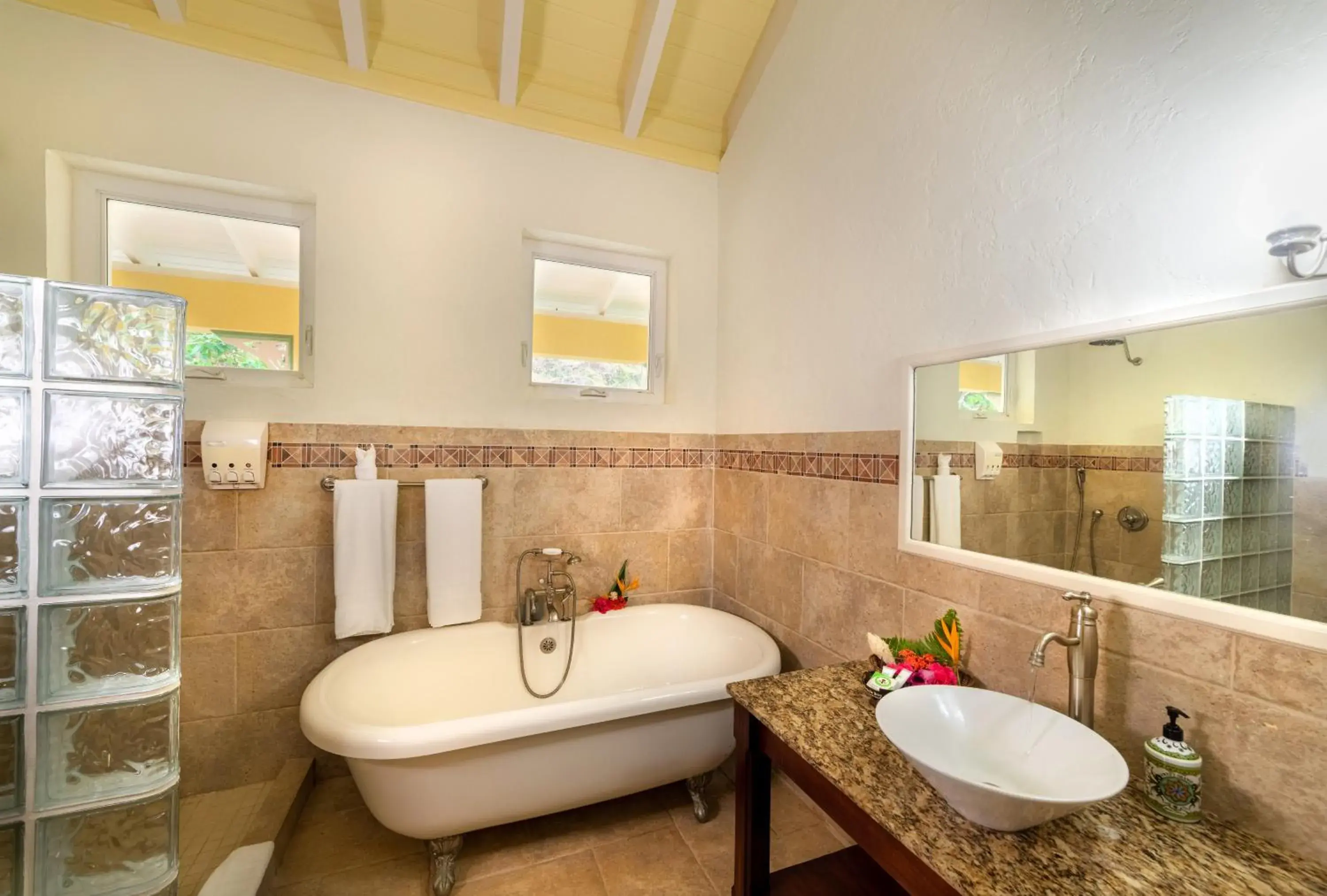 Deluxe Queen Room in Rosalie Bay Eco Resort & Spa Deluxe Queen Room in Rosalie Bay Eco Resort & Spa