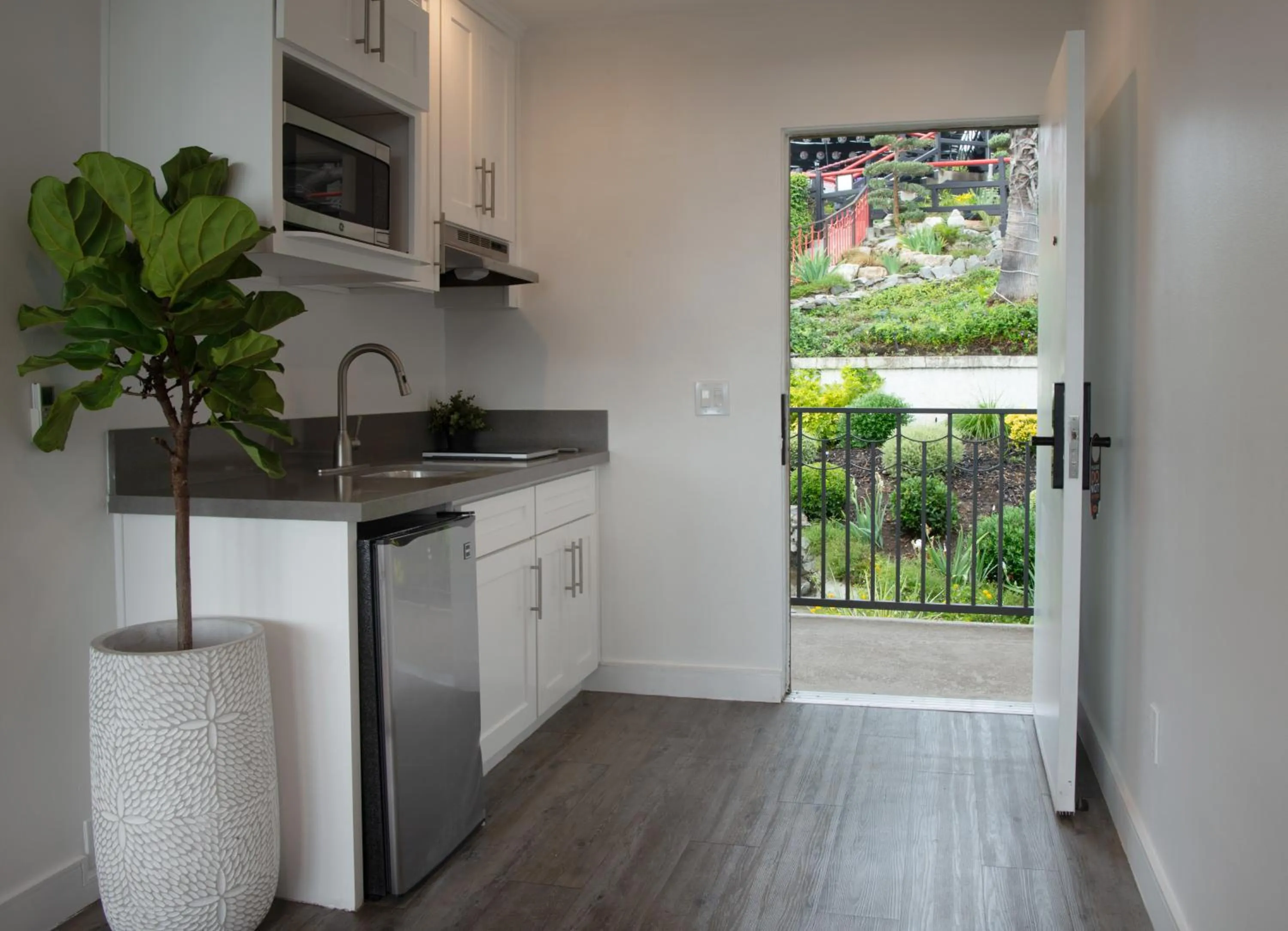 Kitchen or kitchenette in Hollywood Hills Hotel
