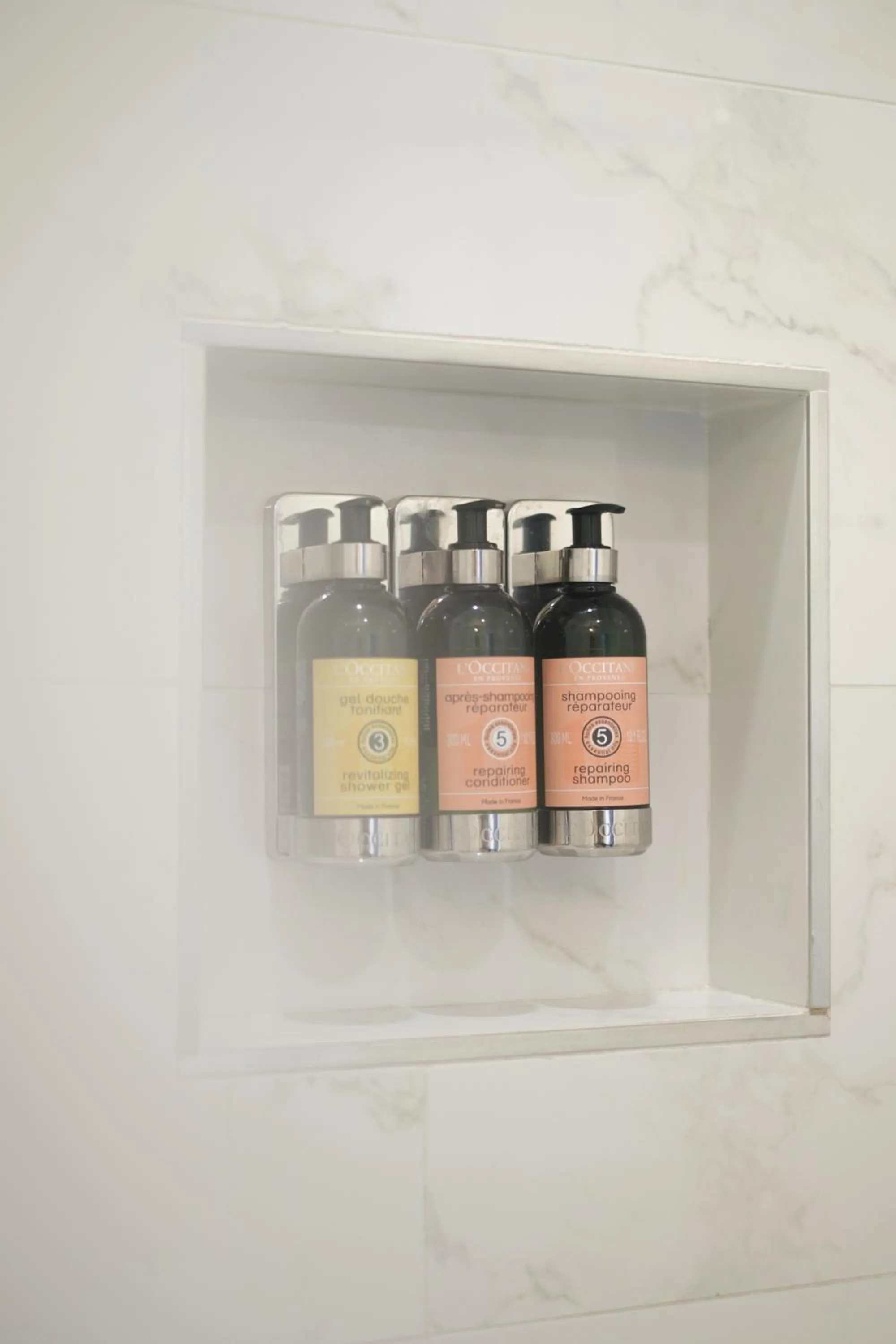 Bathroom in Hollywood Hills Hotel