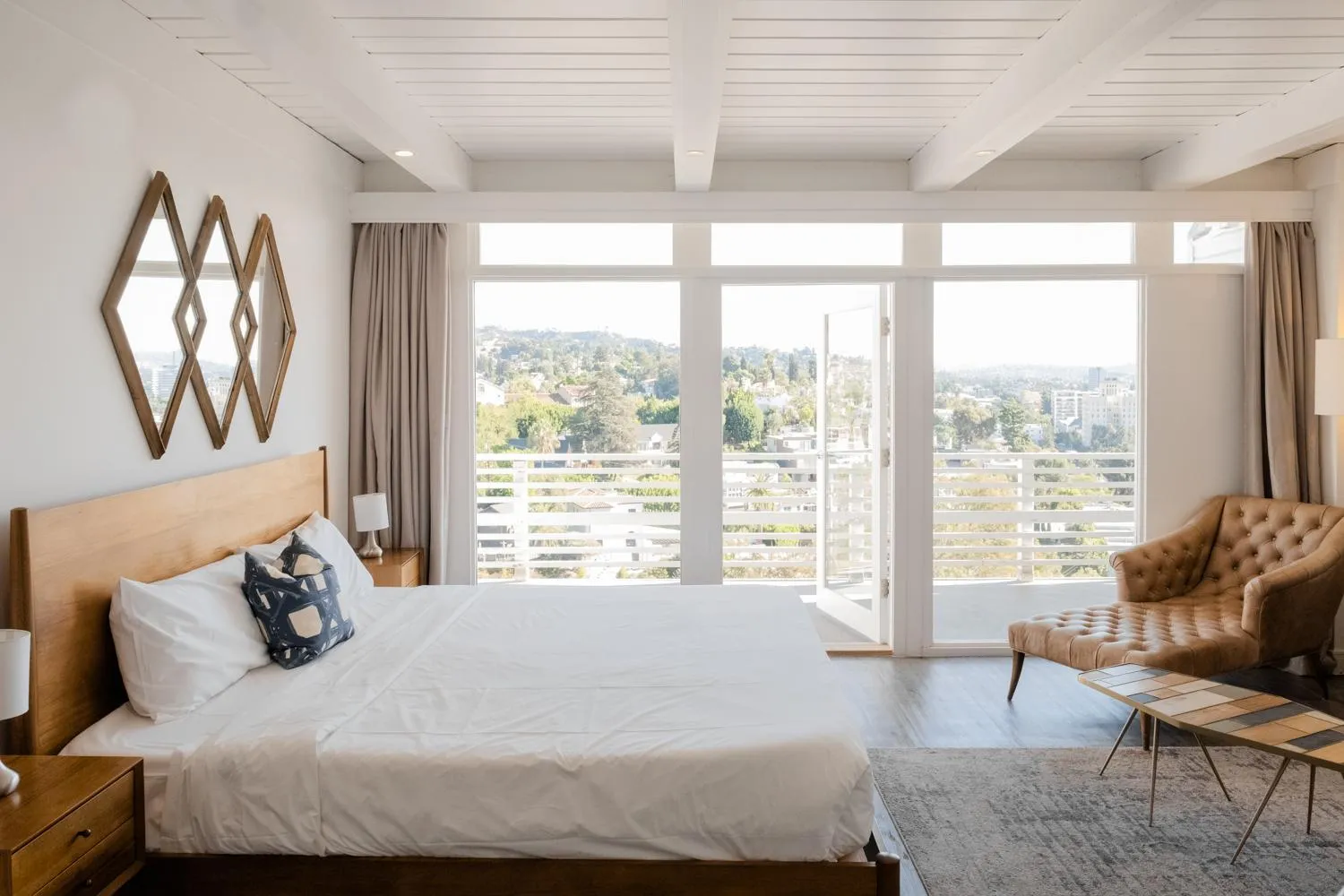 Bedroom, Bed in Hollywood Hills Hotel