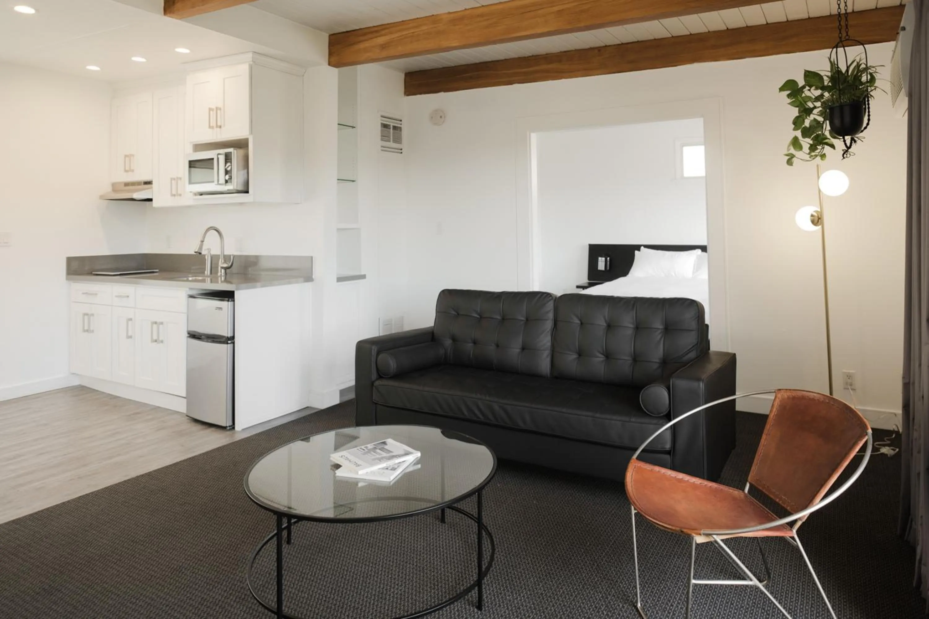 Dining area in Hollywood Hills Hotel