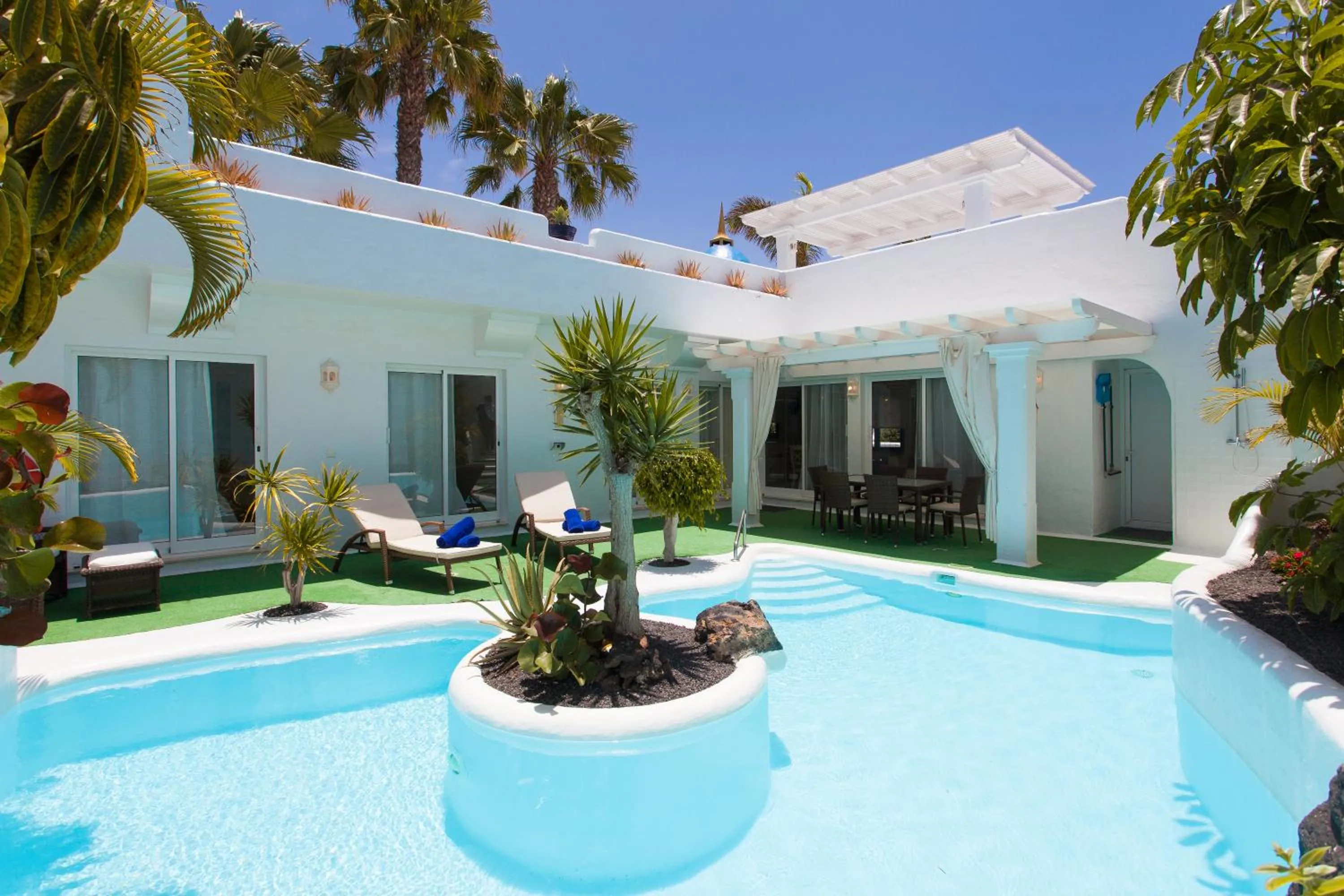 Villa 82