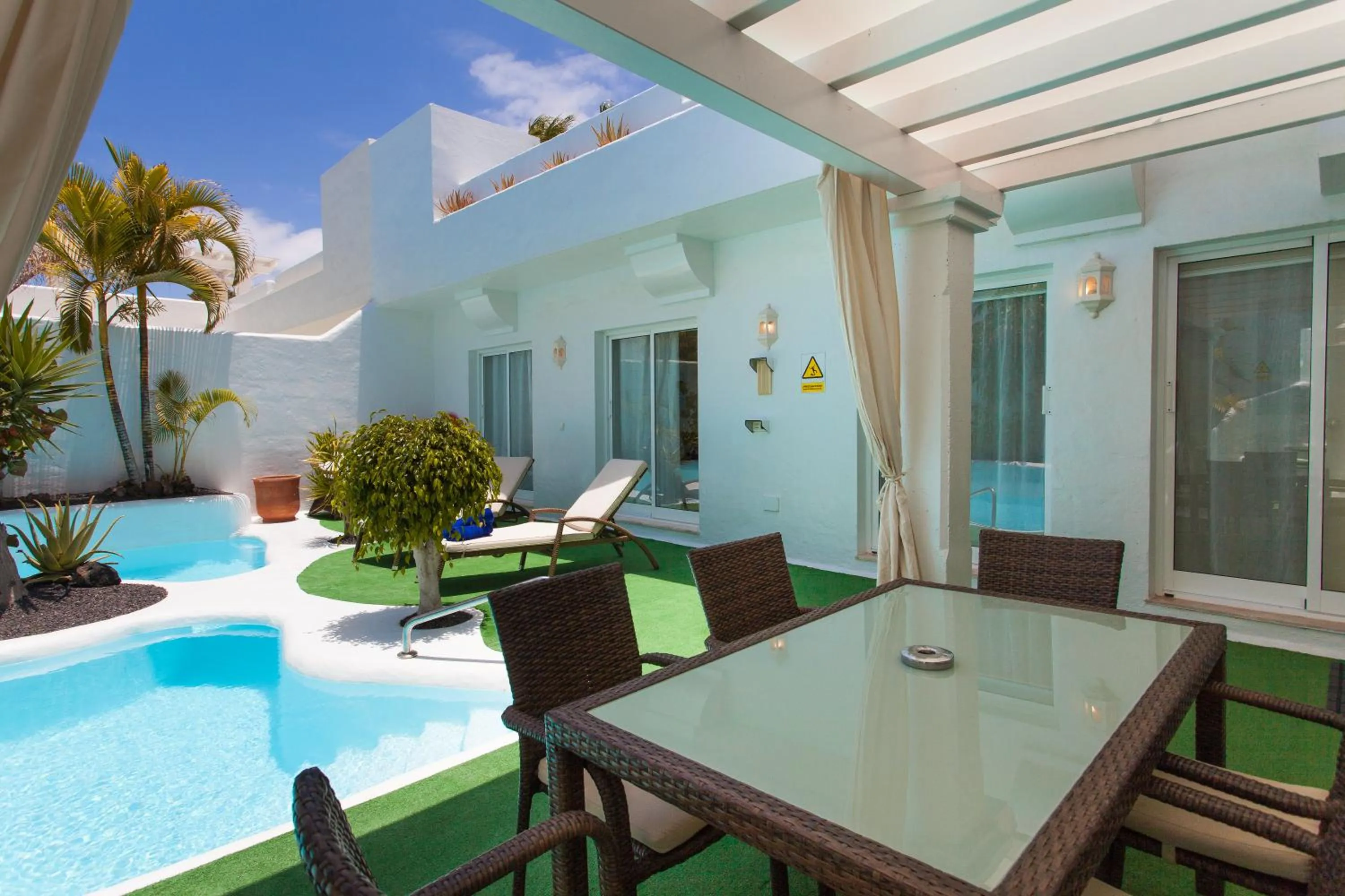 Villa 82