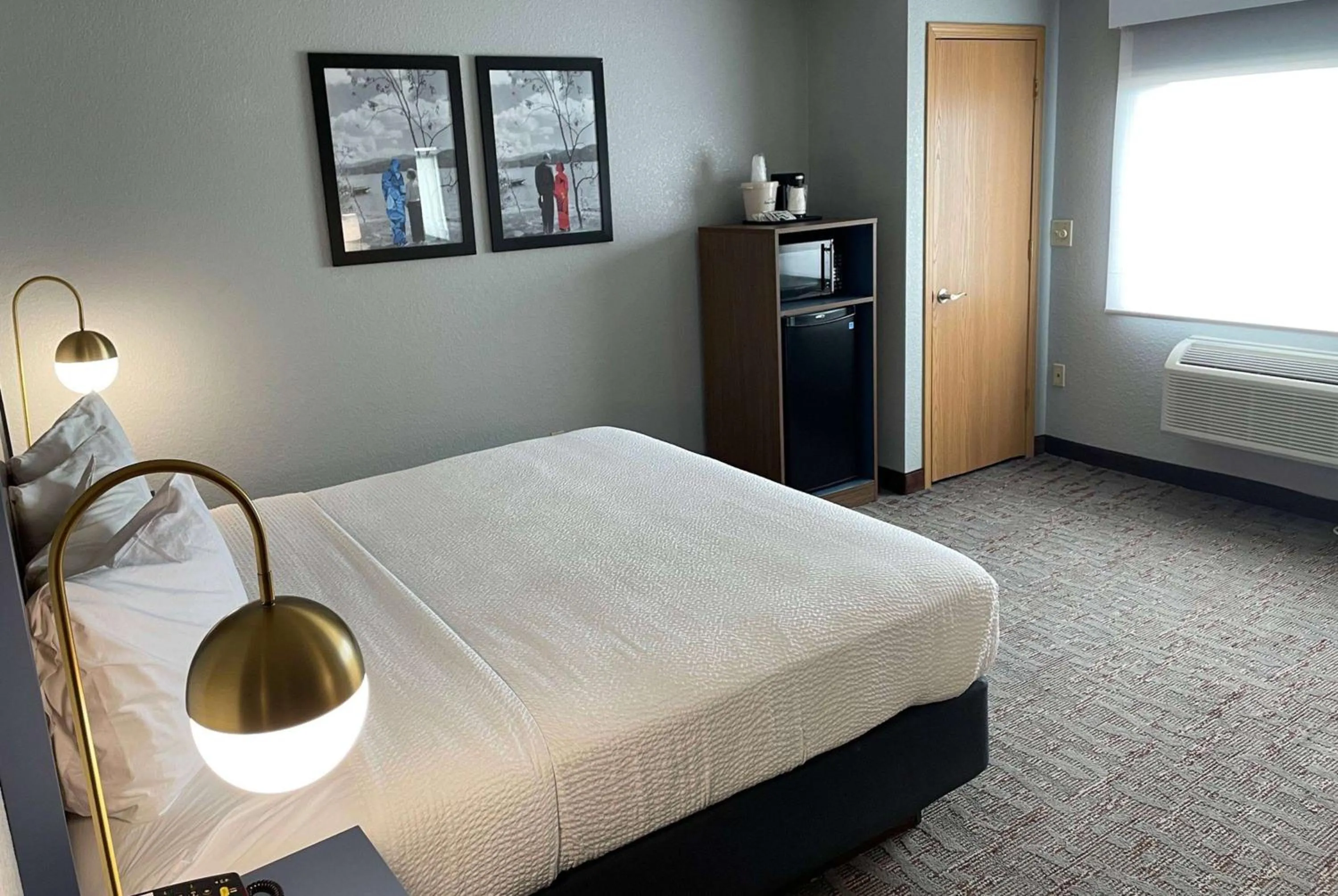 Photo of the whole room, Bed in AmericInn by Wyndham Ankeny/Des Moines