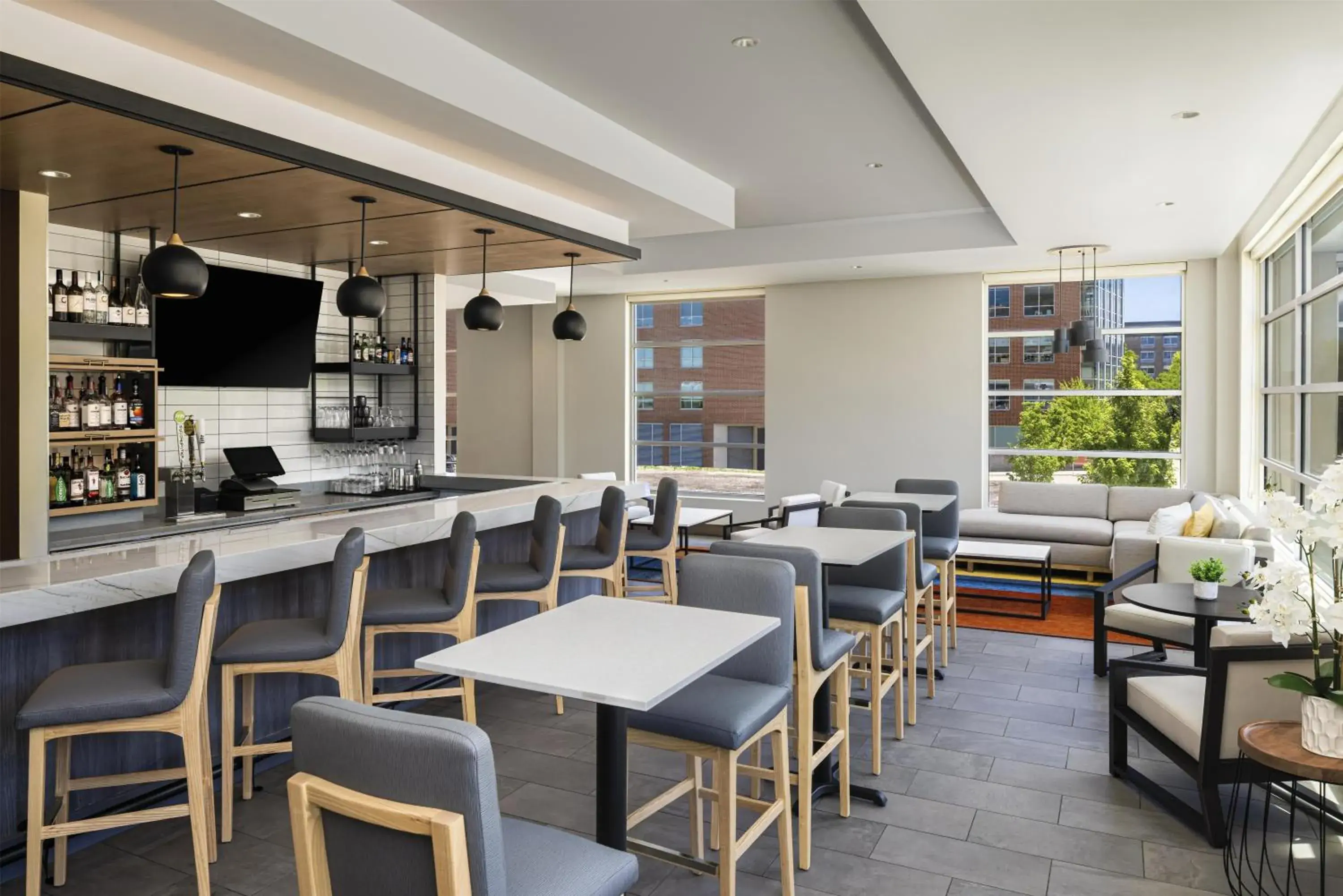Lounge or bar in Hyatt House Pittsburgh-South Side Lounge or bar in Hyatt House Pittsburgh-South Side