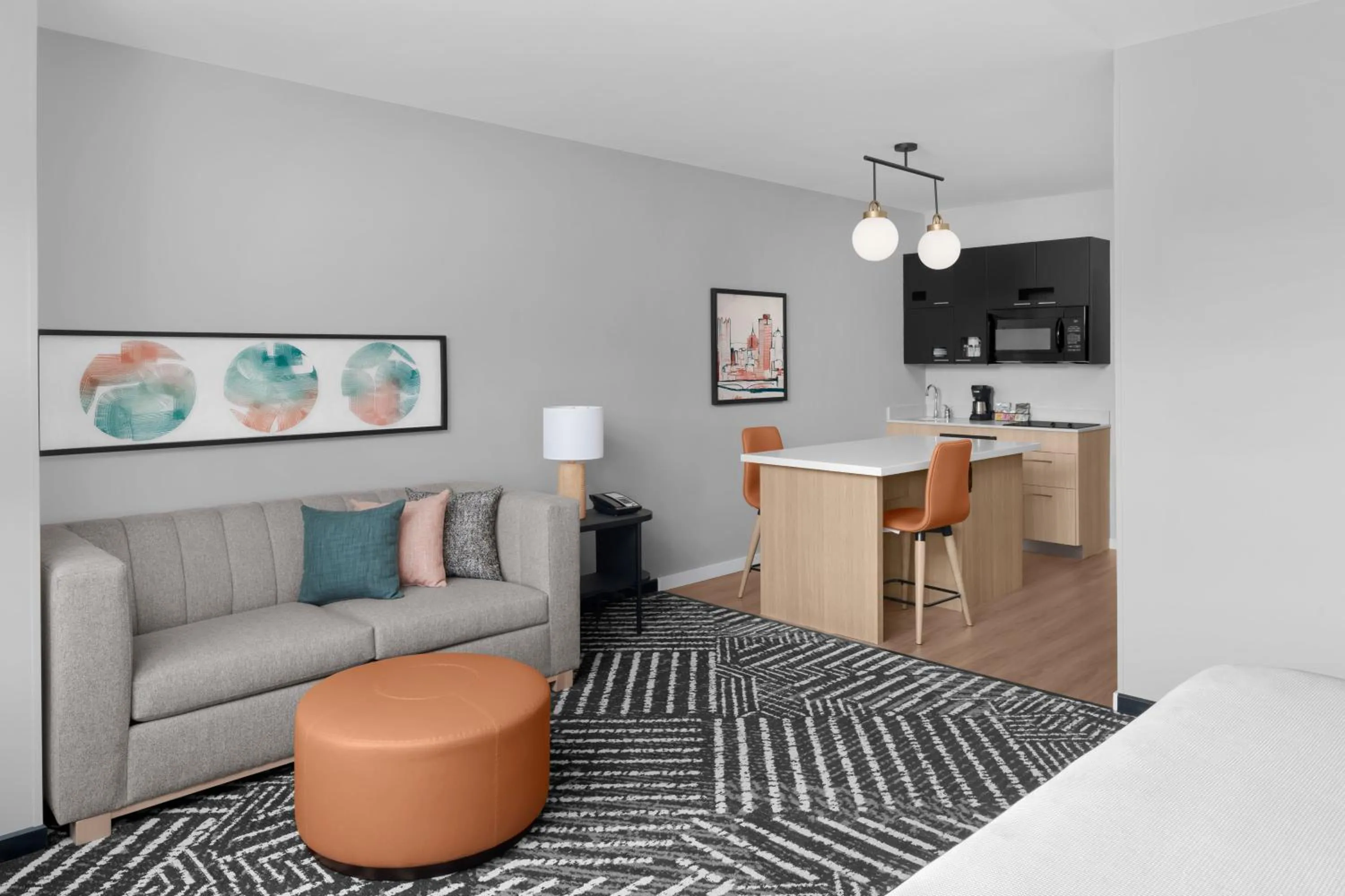 Living room, Bed in Hyatt House Pittsburgh-South Side