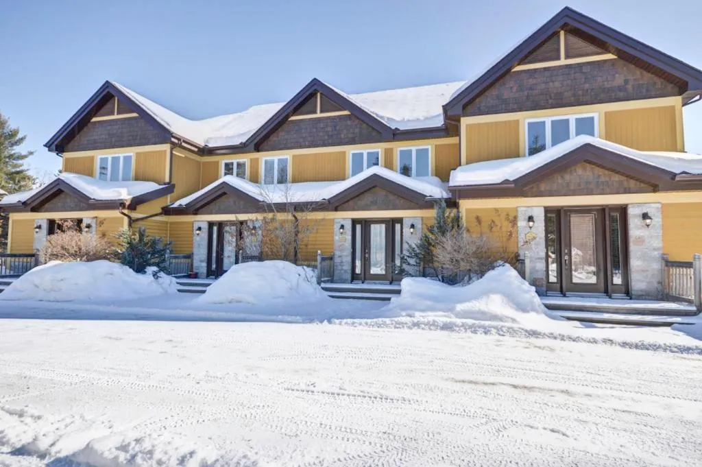 Property building in Aiglon by Rendez-Vous Mont-Tremblant