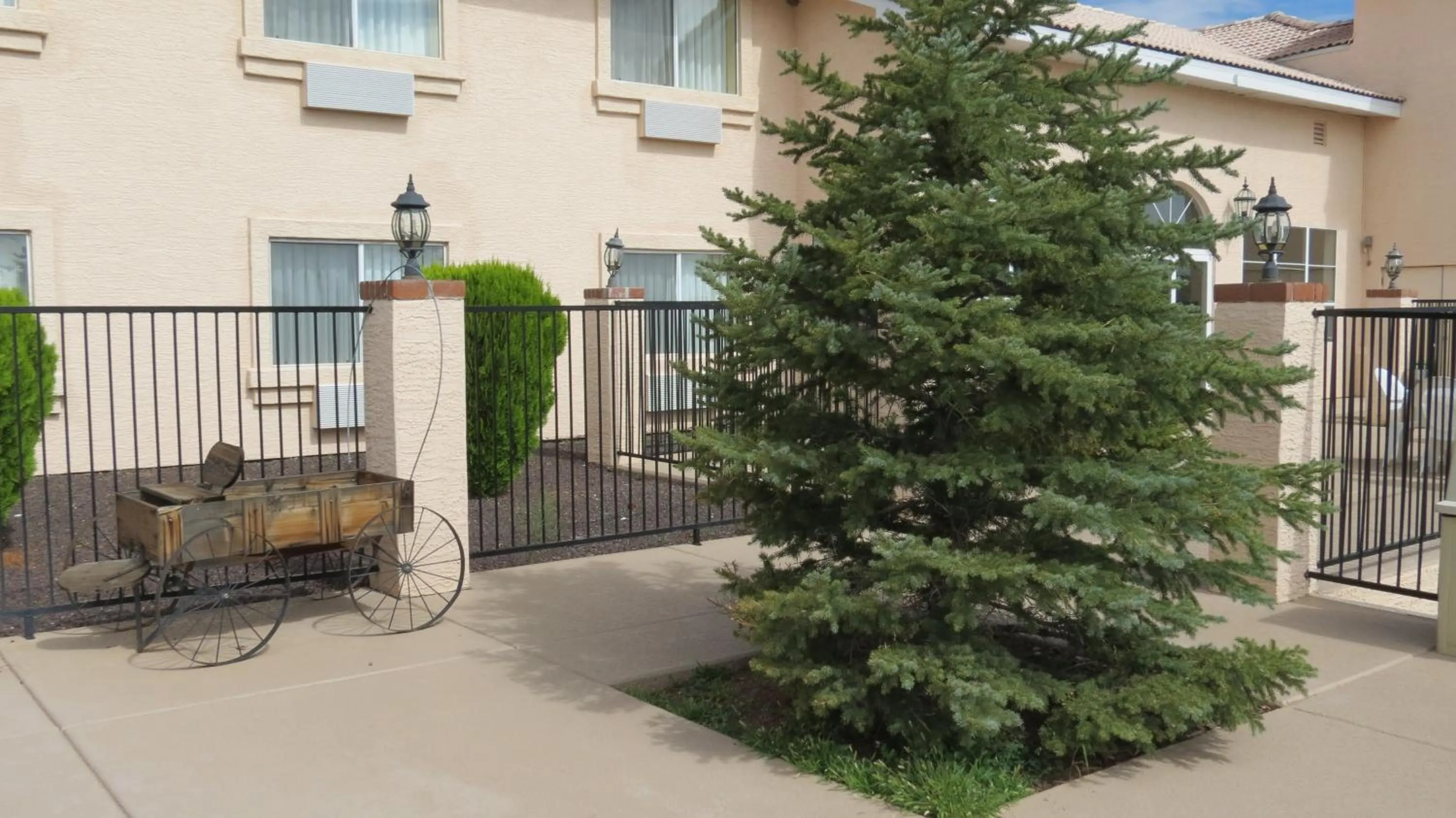 Facade/entrance in Baymont Inn & Suites by Wyndham Holbrook