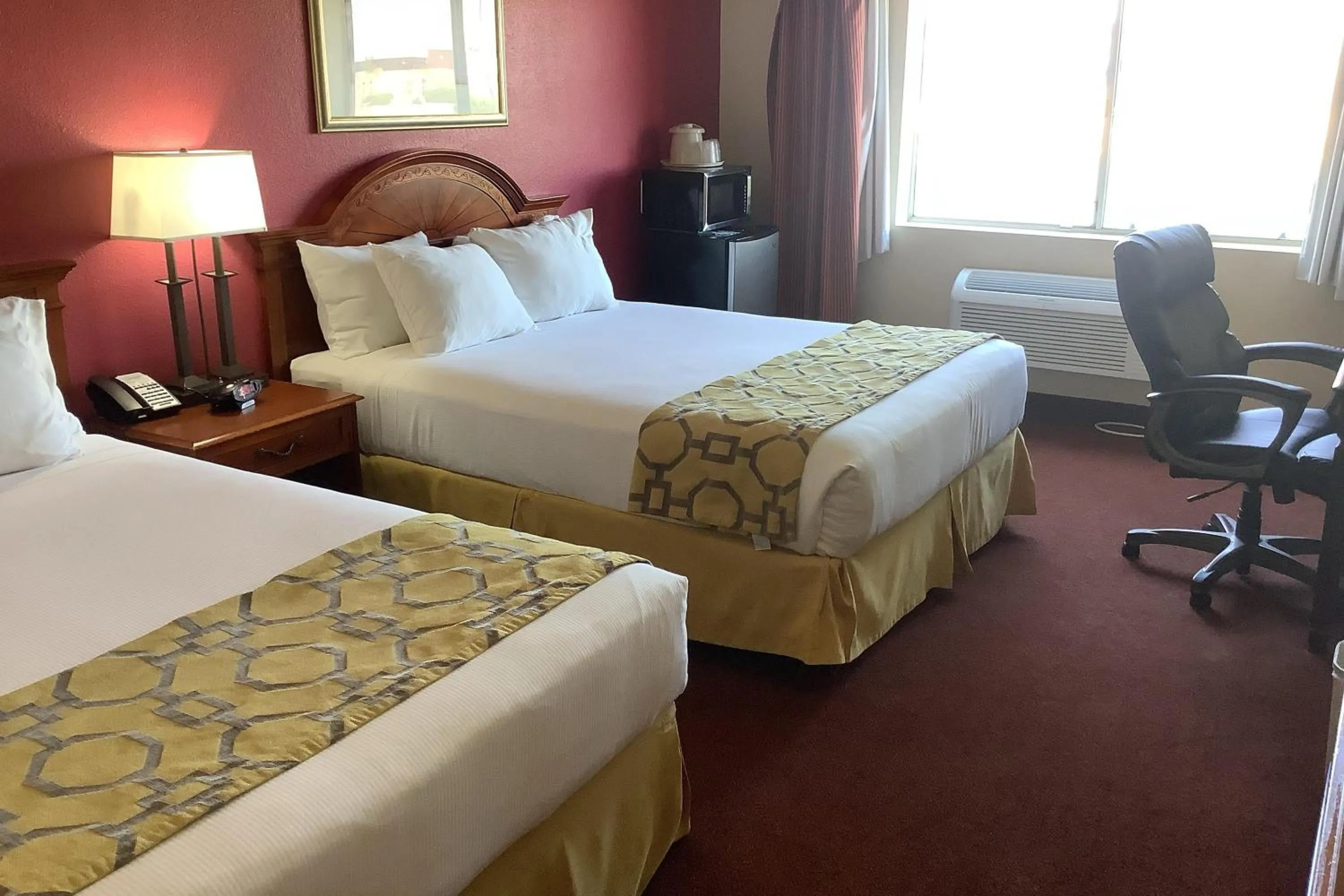 Photo of the whole room, Bed in Baymont Inn & Suites by Wyndham Holbrook