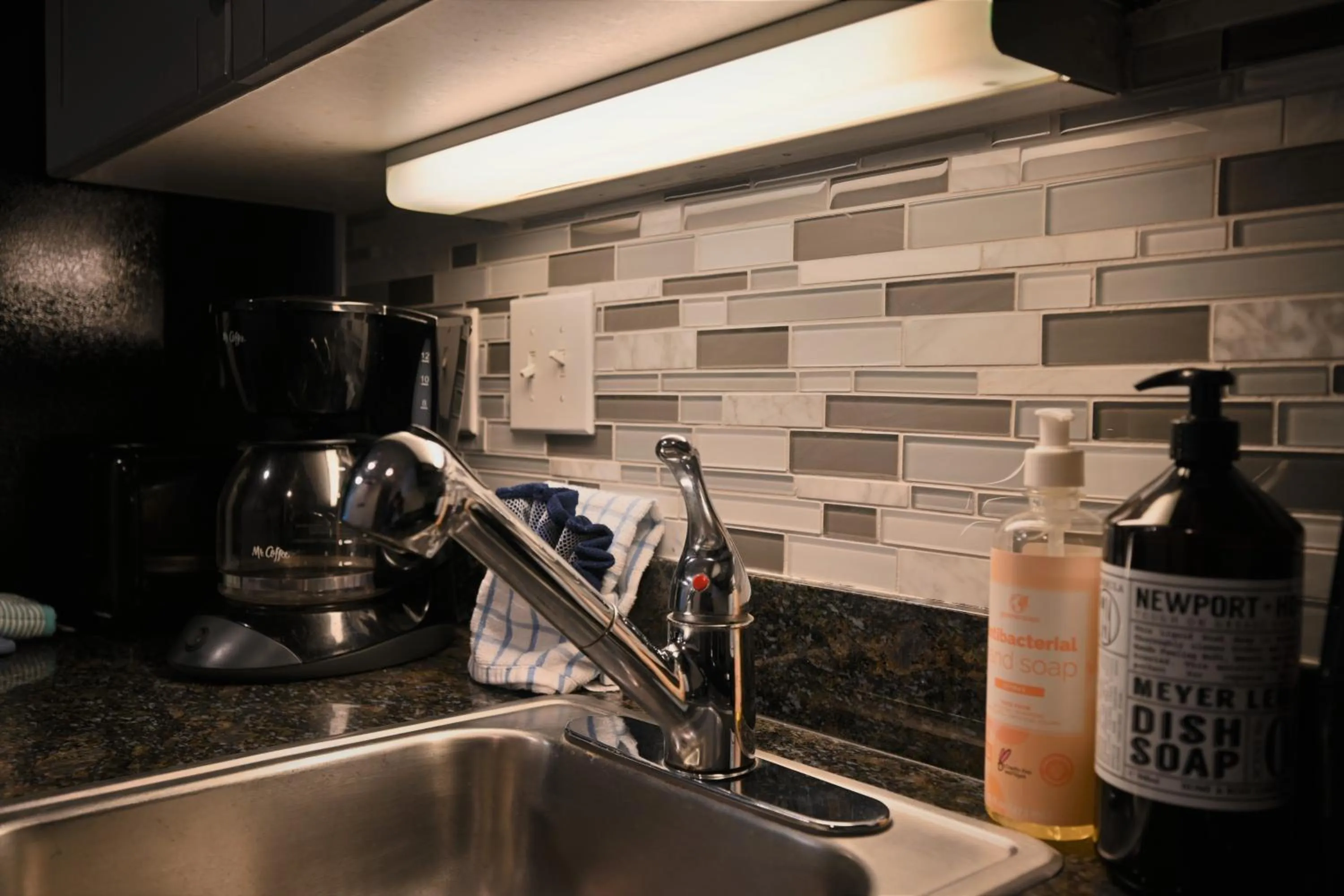 Kitchen or kitchenette in Spectacular Ocean Front Real 1 Bedroom Condo, 2 Ba