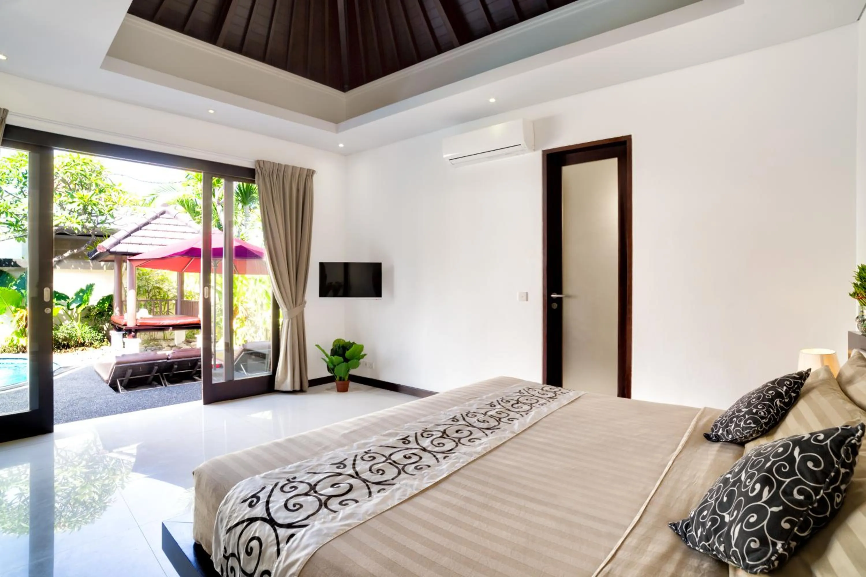 Property building, Bed in D&G Villas Nusa Dua