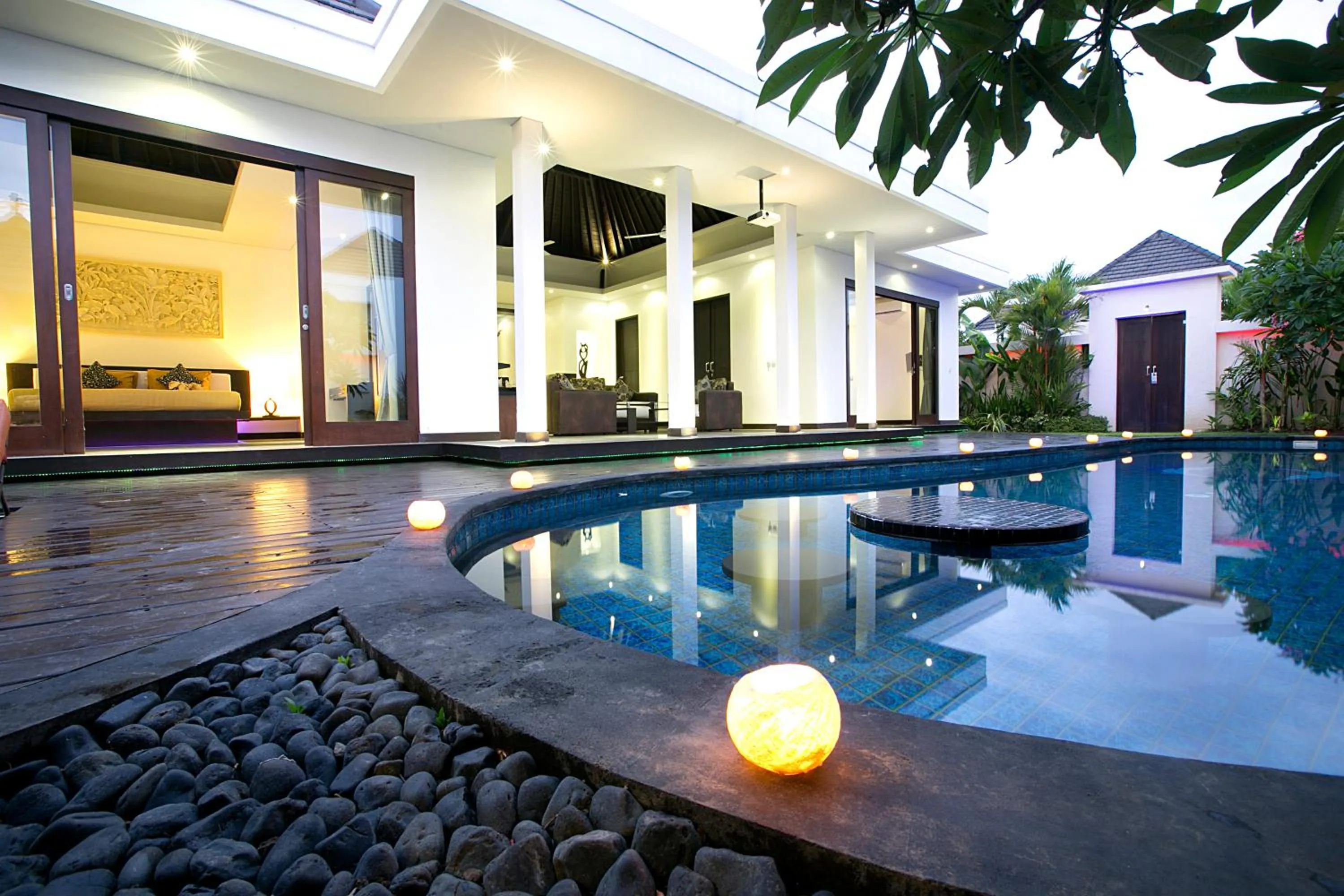 Swimming pool in D&G Villas Nusa Dua