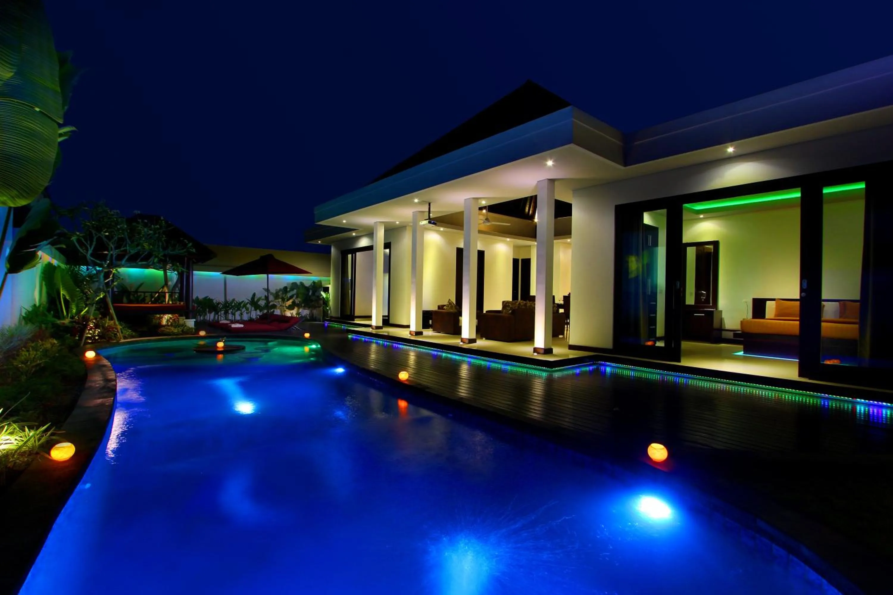 Swimming pool in D&G Villas Nusa Dua