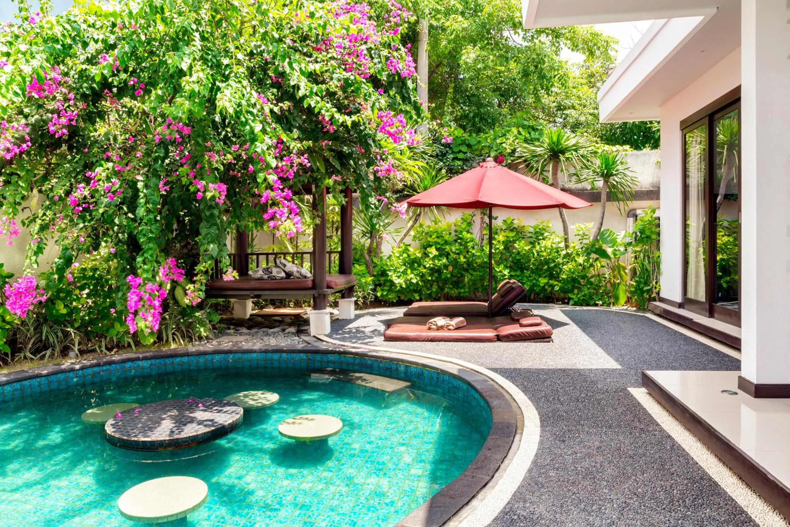 Swimming pool in D&G Villas Nusa Dua