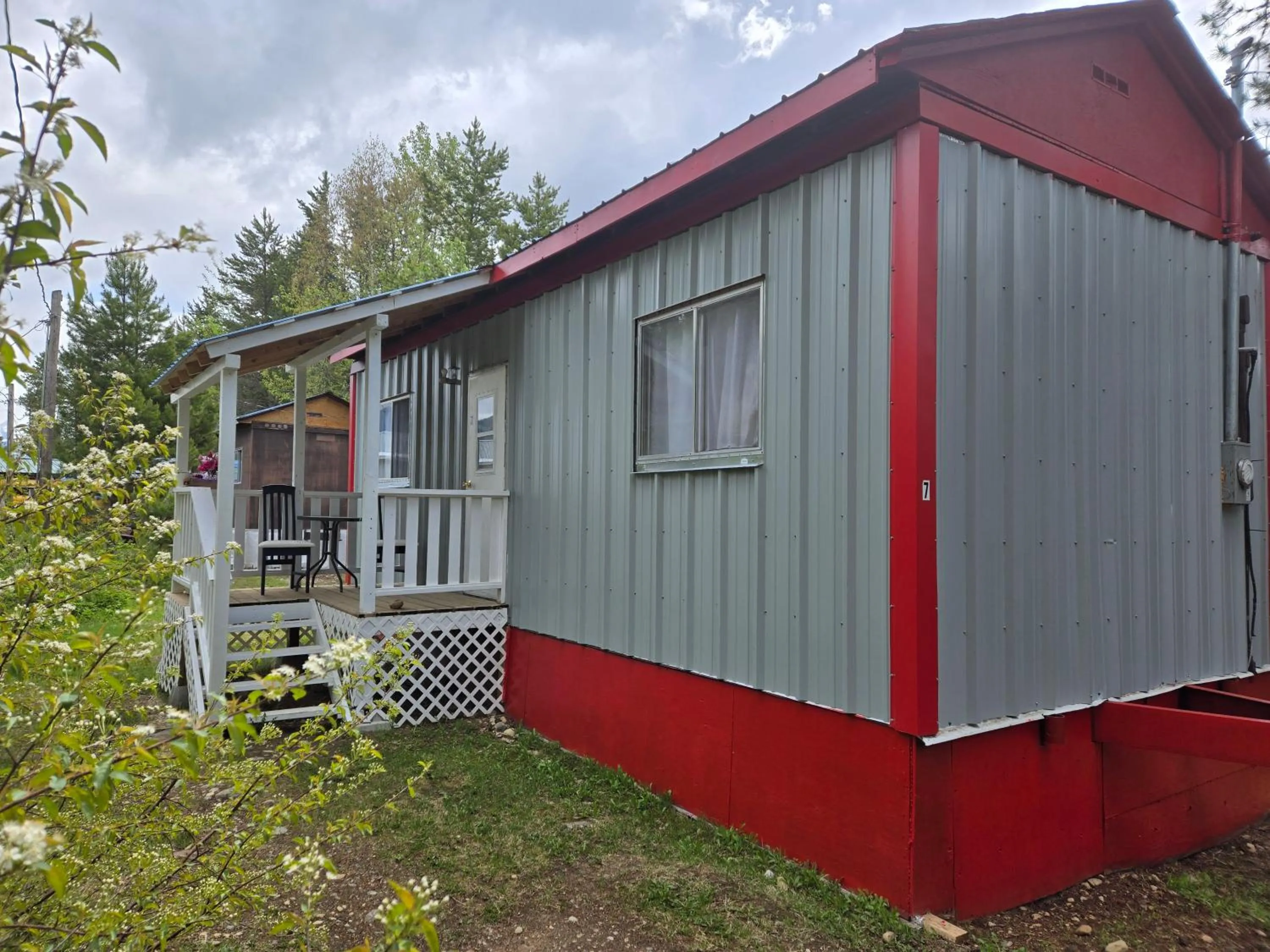 Blue River Campgrounds & Cabin-public washroom