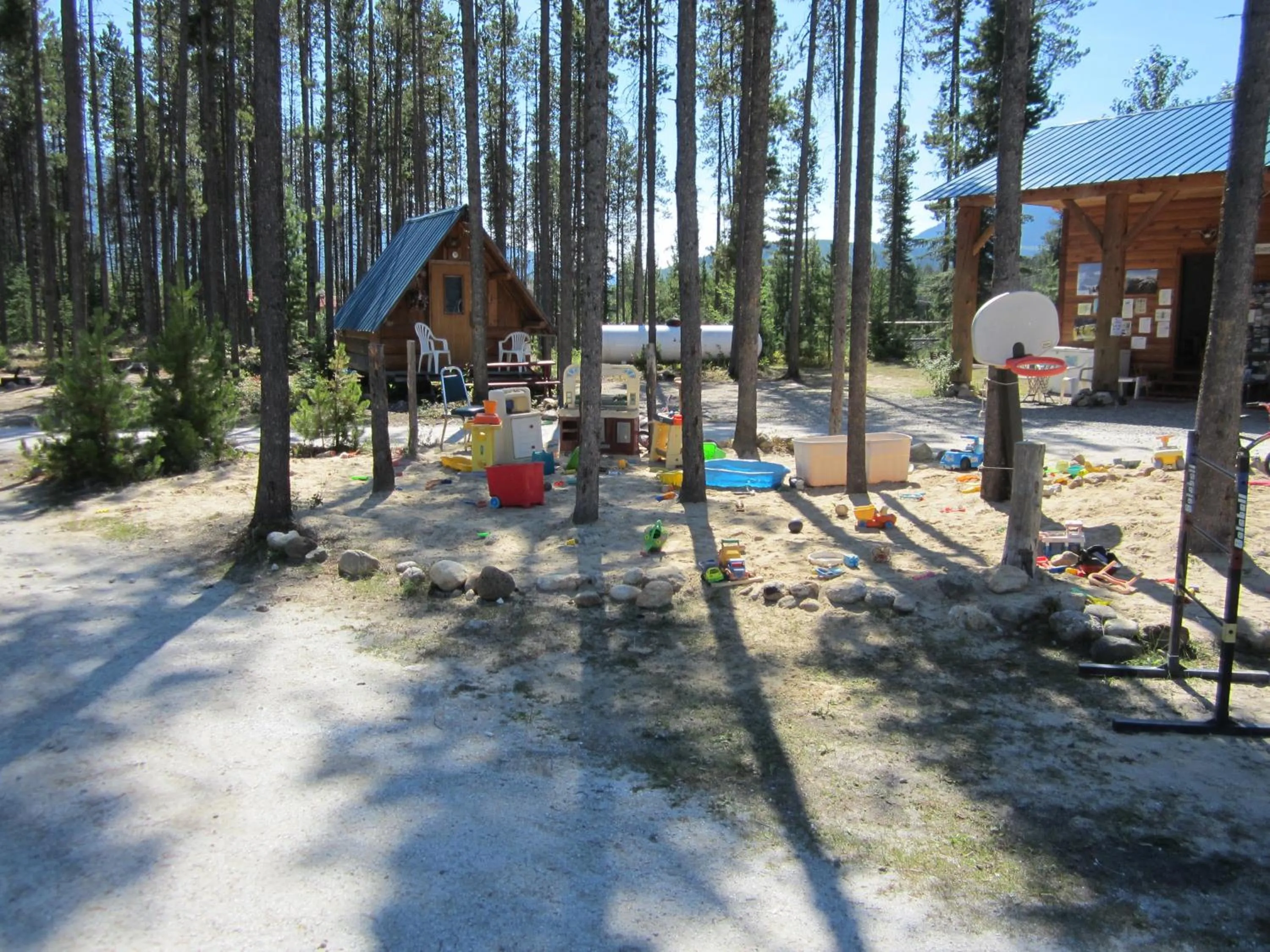 Area and facilities in Blue River Campgrounds & Cabin-public washroom