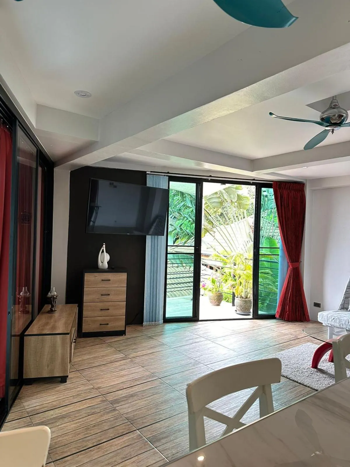 Living room in Penthouse Crystal Bay Apartments