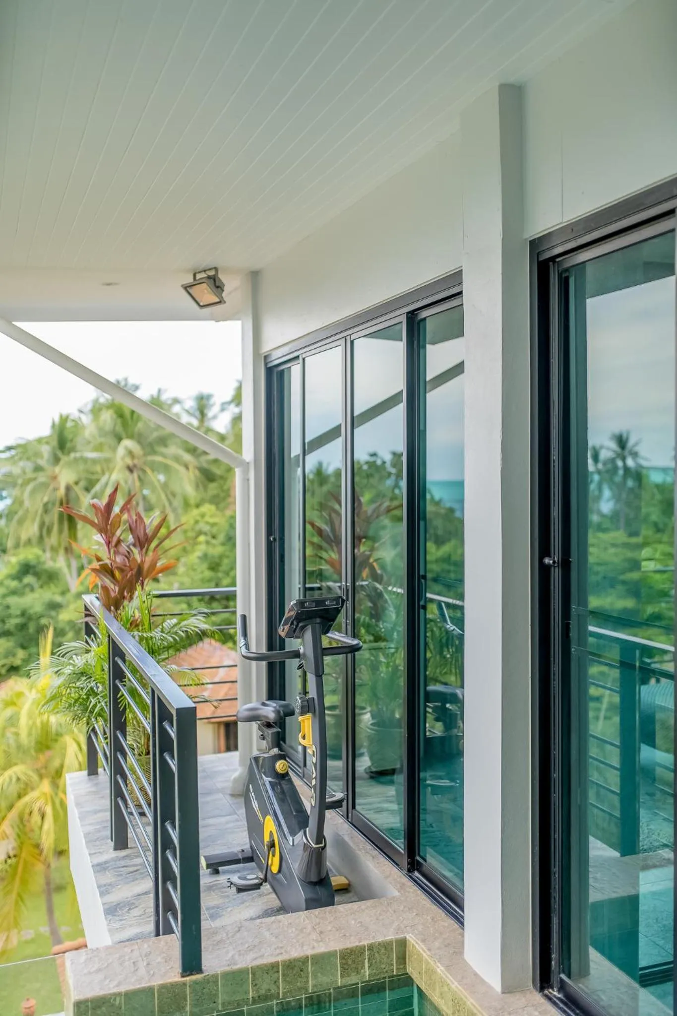 Balcony/Terrace in Penthouse Crystal Bay Apartments