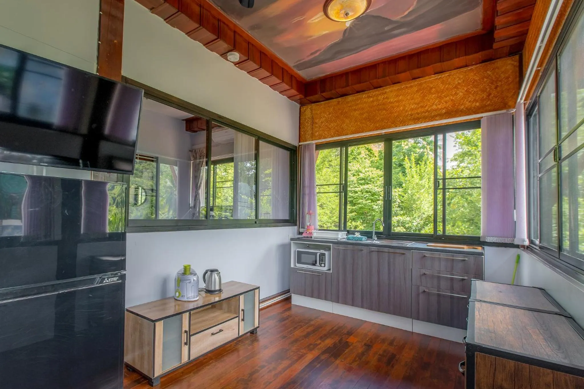 Kitchen or kitchenette in Penthouse Crystal Bay Apartments