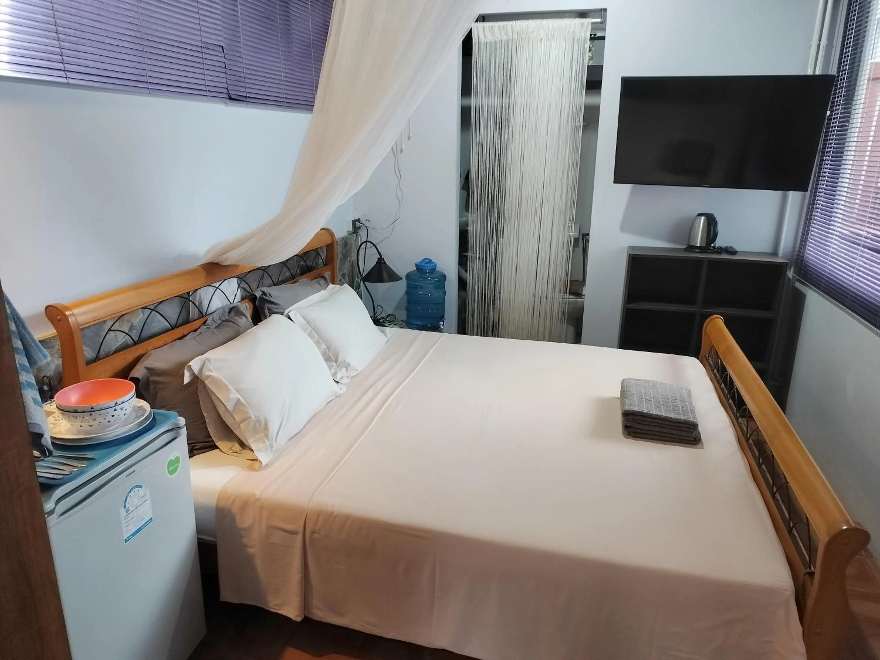 Bedroom, Bed in Penthouse Crystal Bay Apartments