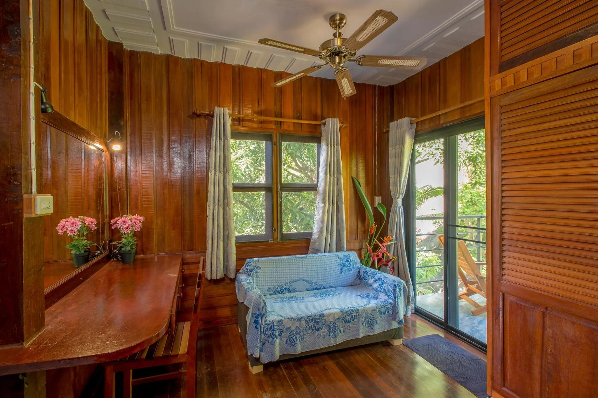 wardrobe in Penthouse Crystal Bay Apartments