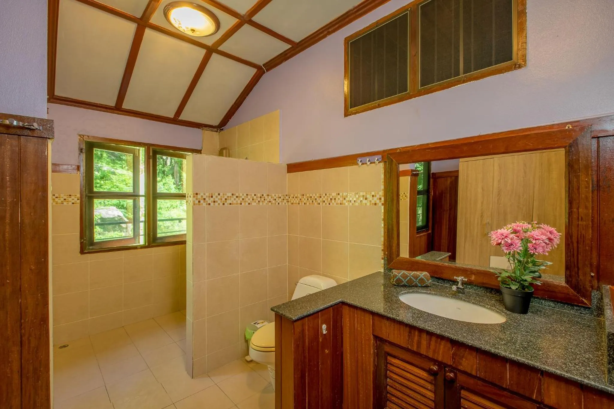 Bathroom in Penthouse Crystal Bay Apartments