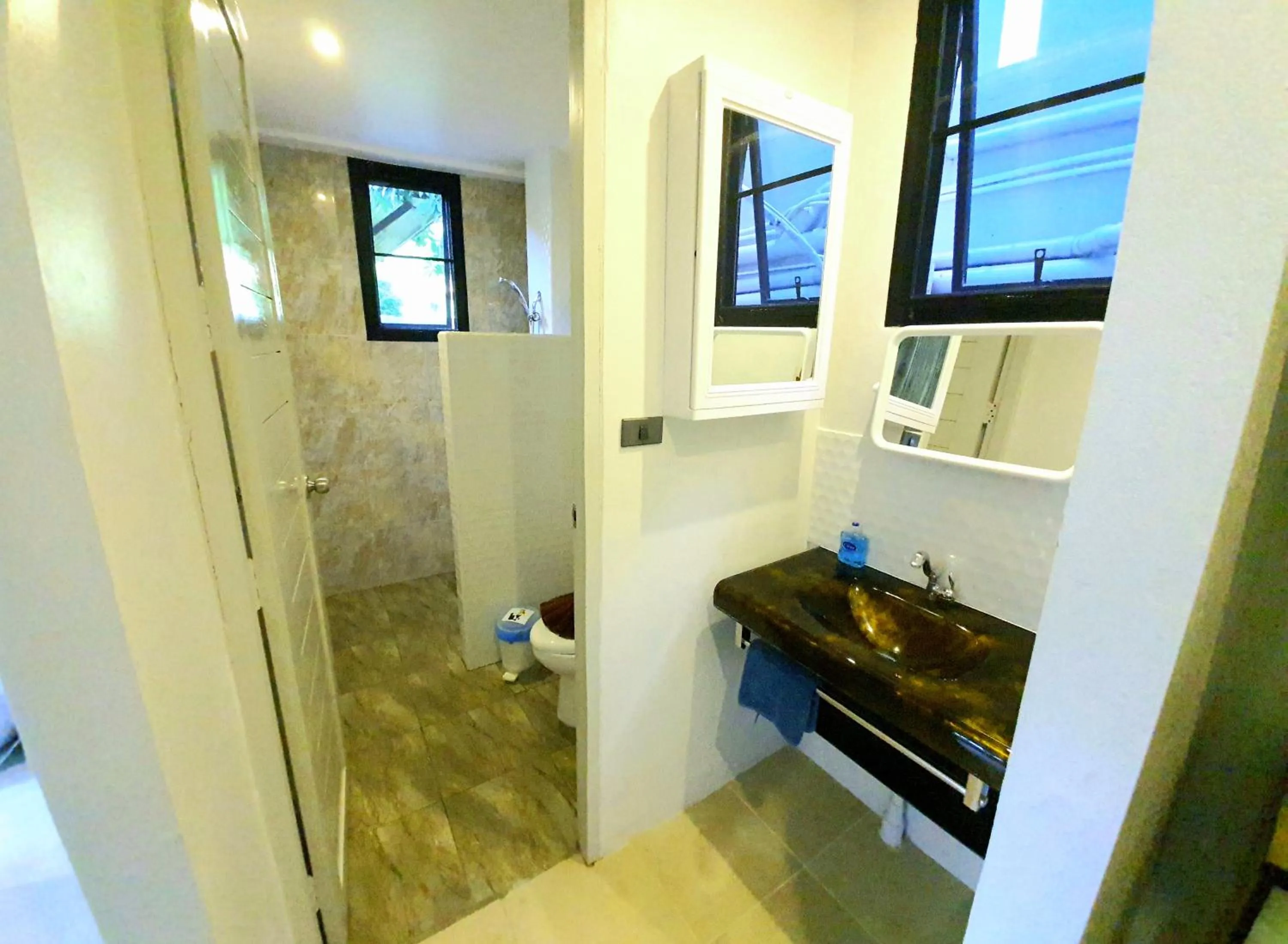 Bathroom in Penthouse Crystal Bay Apartments