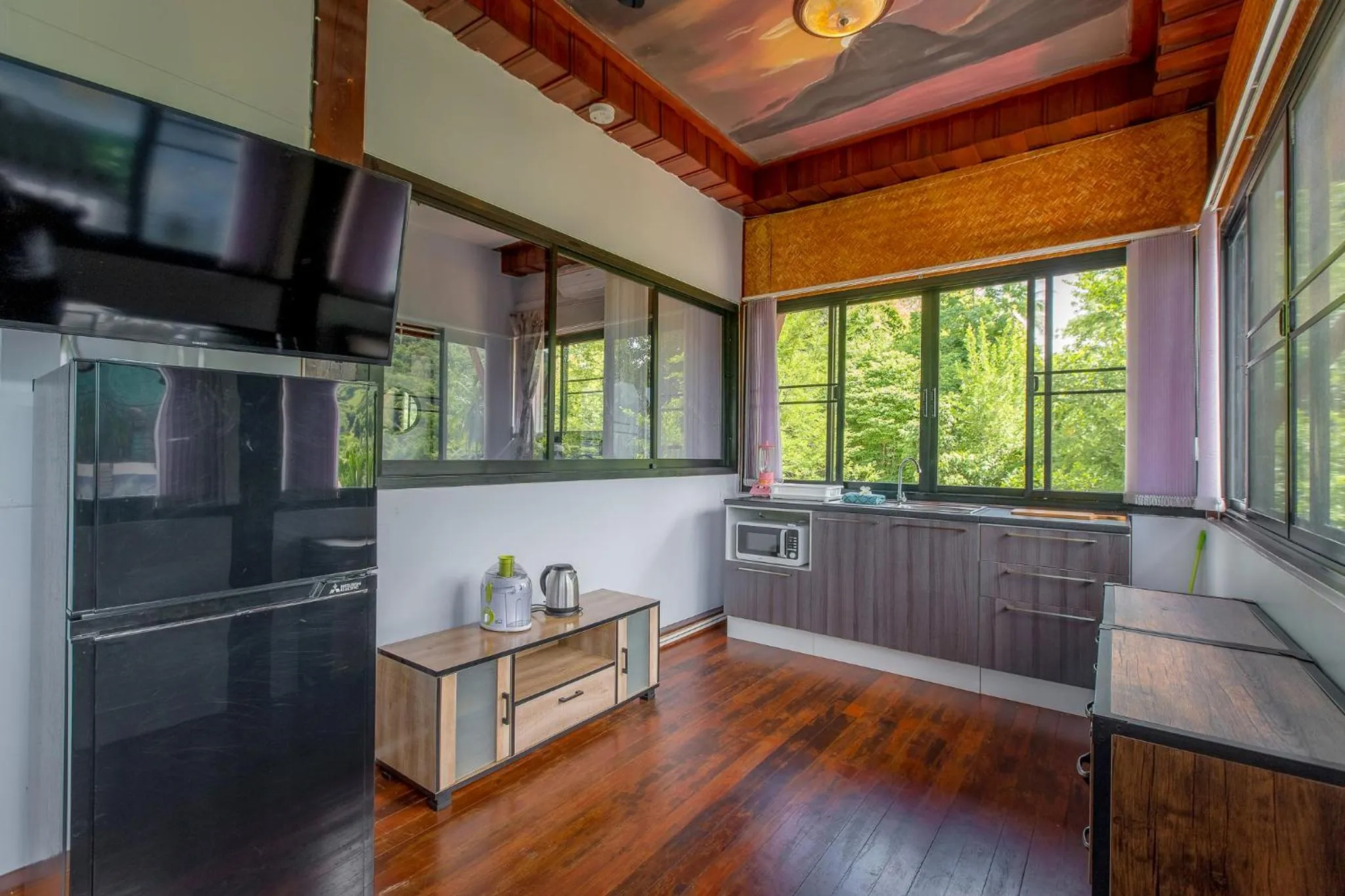 Kitchen or kitchenette in Penthouse Crystal Bay Apartments