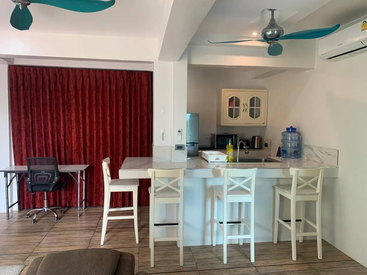 Kitchen or kitchenette in Penthouse Crystal Bay Apartments