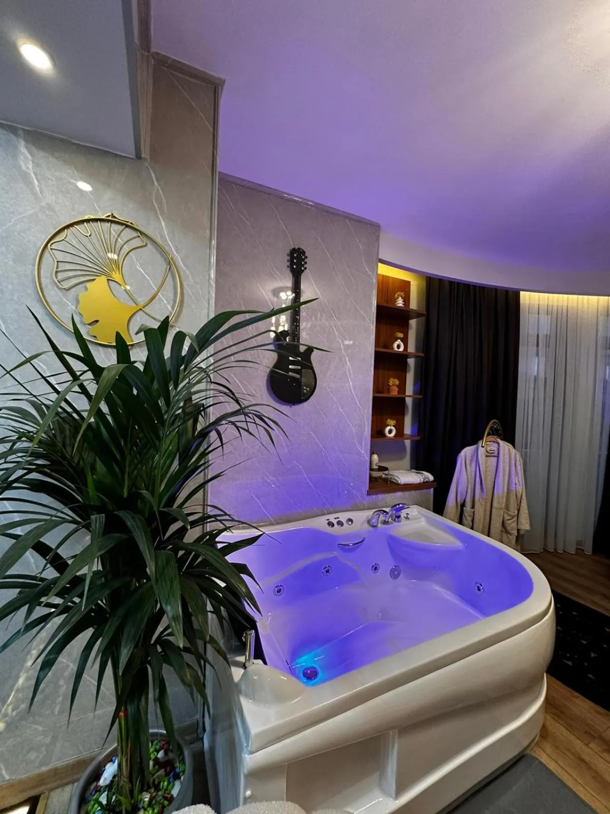 Hot Tub in SABİHA GOKCEN İSTANBUL HOUSES Airport