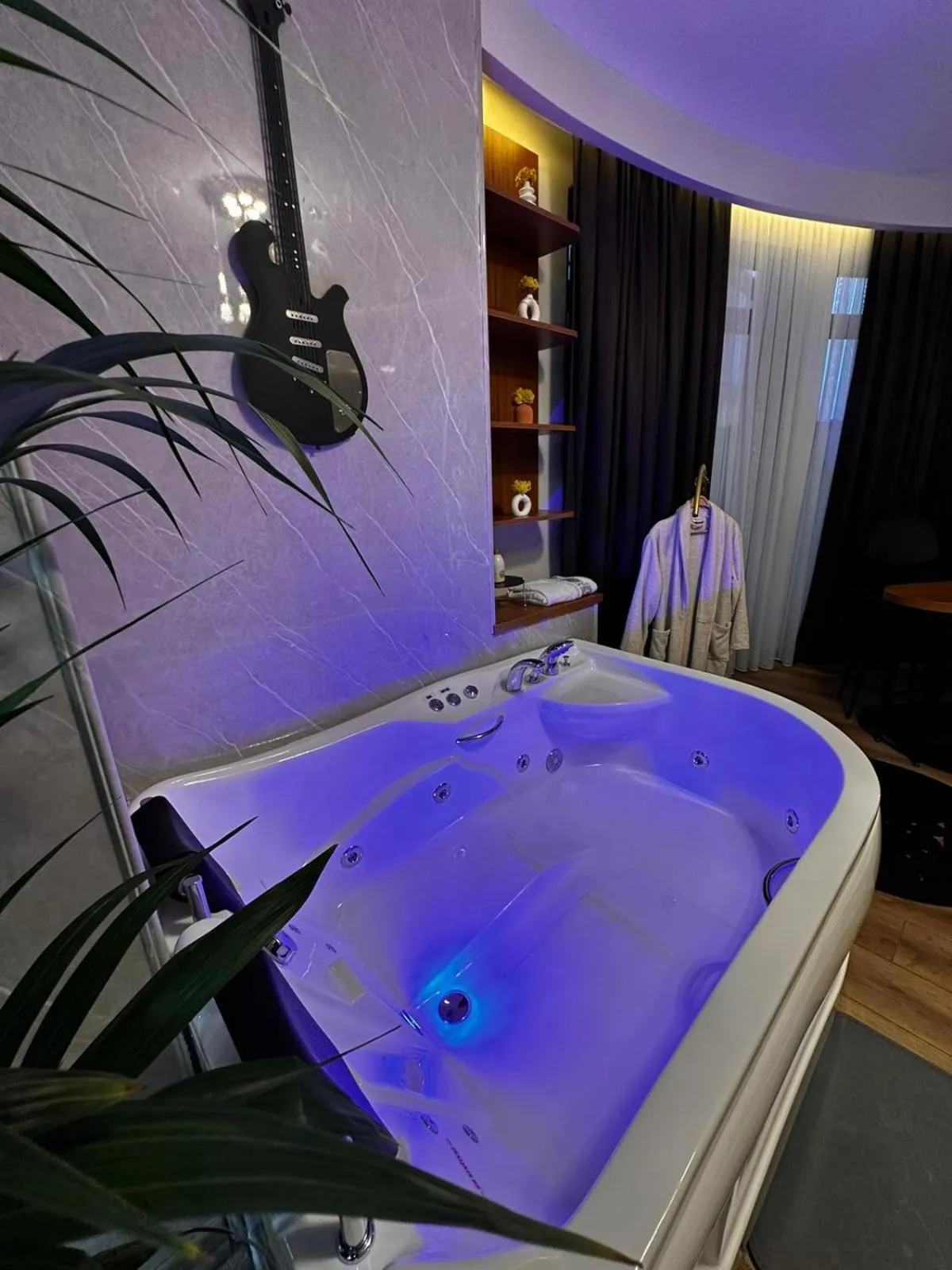 Hot Tub in SABİHA GOKCEN İSTANBUL HOUSES Airport