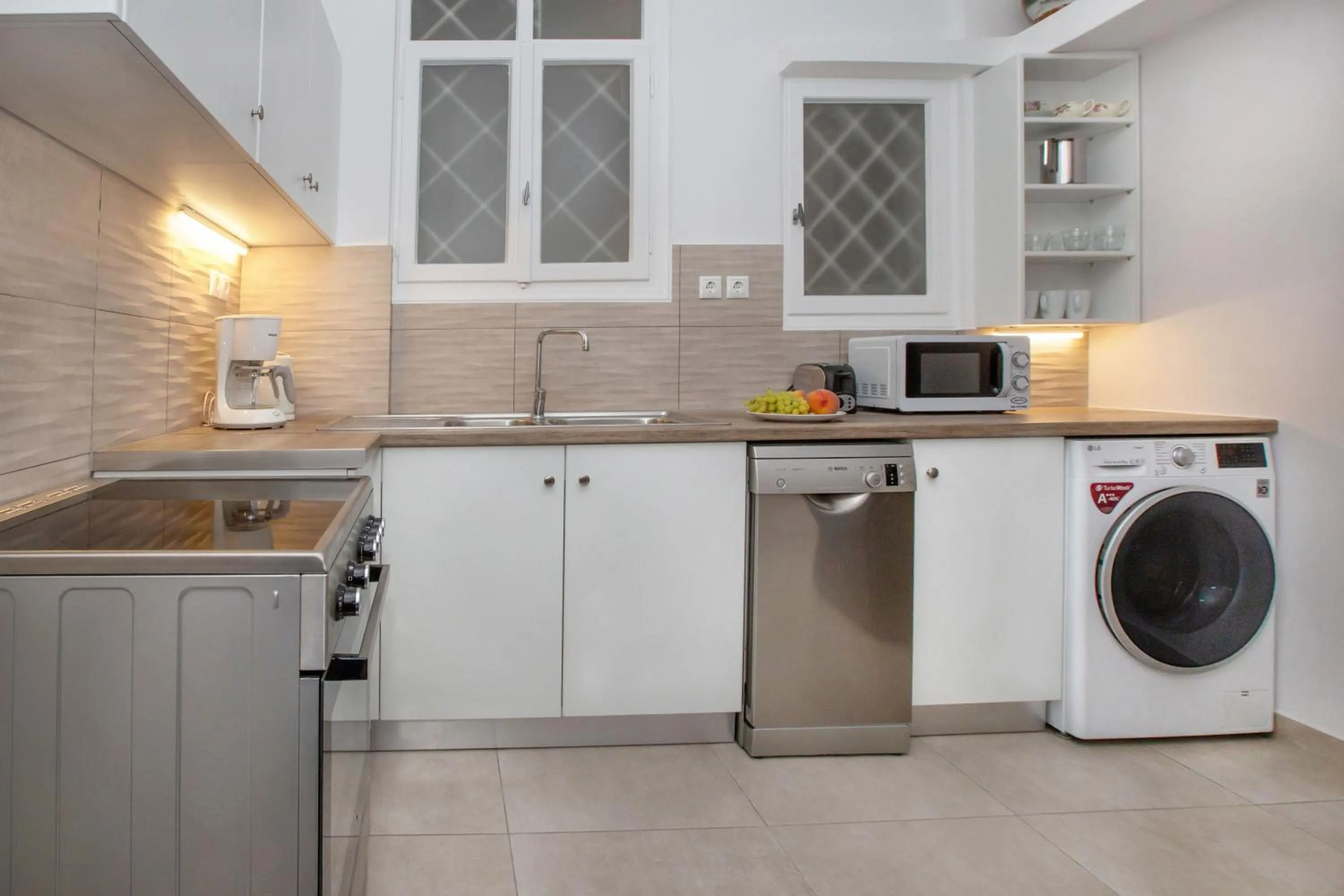 Kitchen or kitchenette in Isora Apartment by GHH