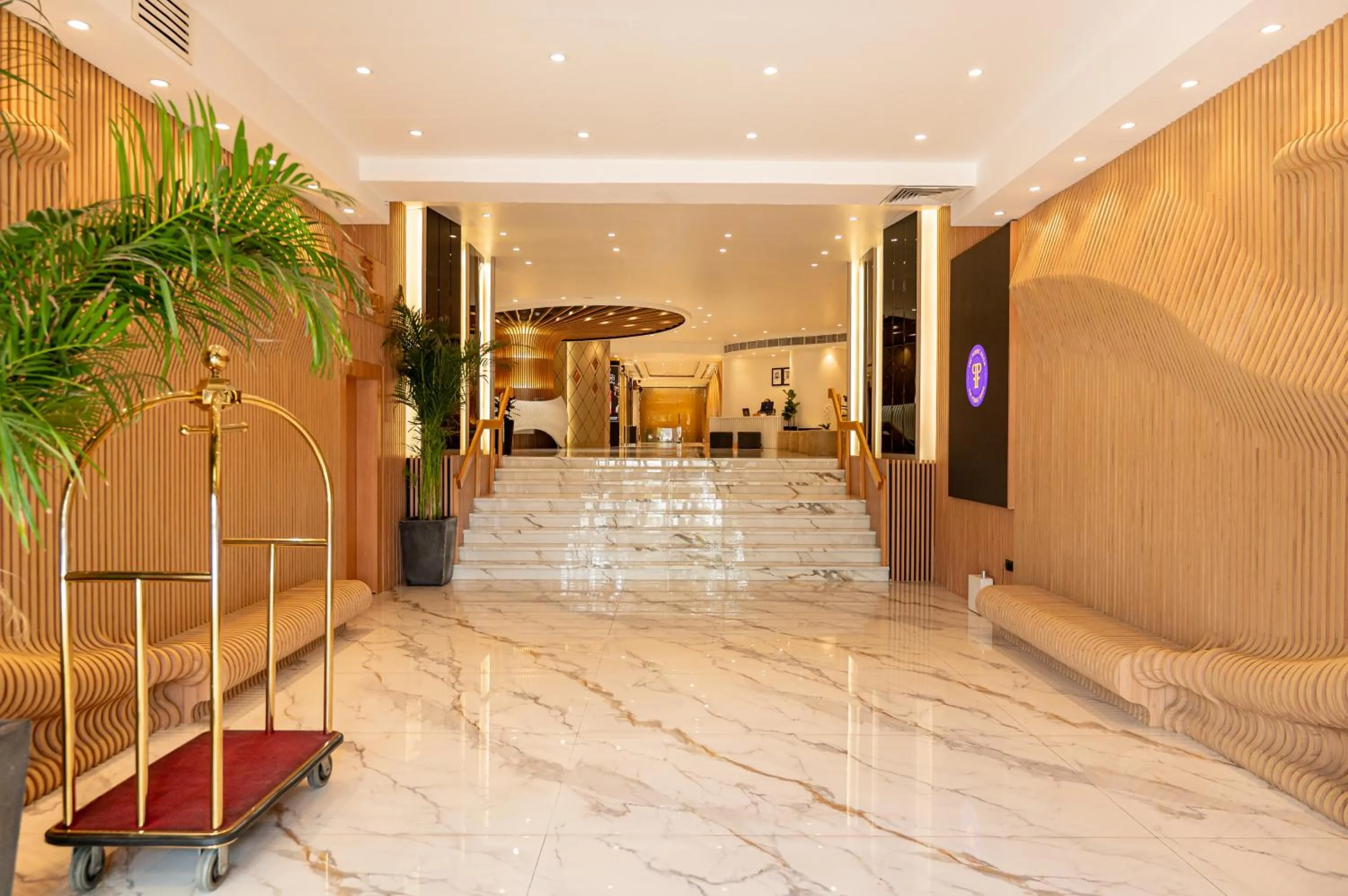 Lobby or reception in Majestic City Retreat Hotel