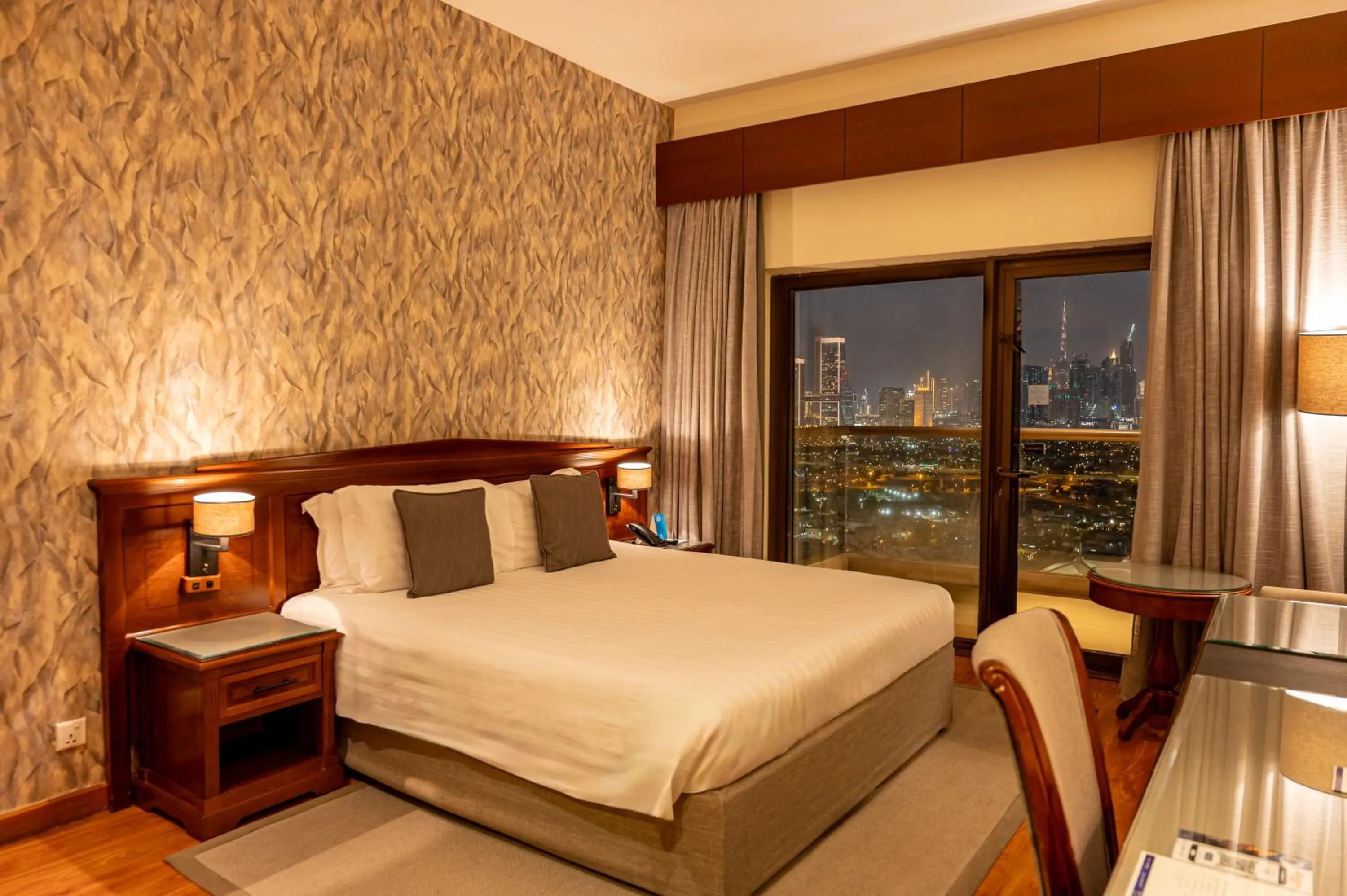 Photo of the whole room, Bed in Majestic City Retreat Hotel