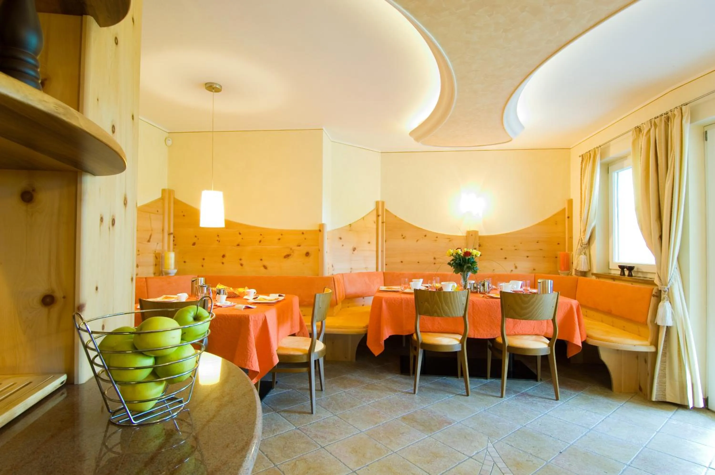 Restaurant/places to eat in Villa Anina