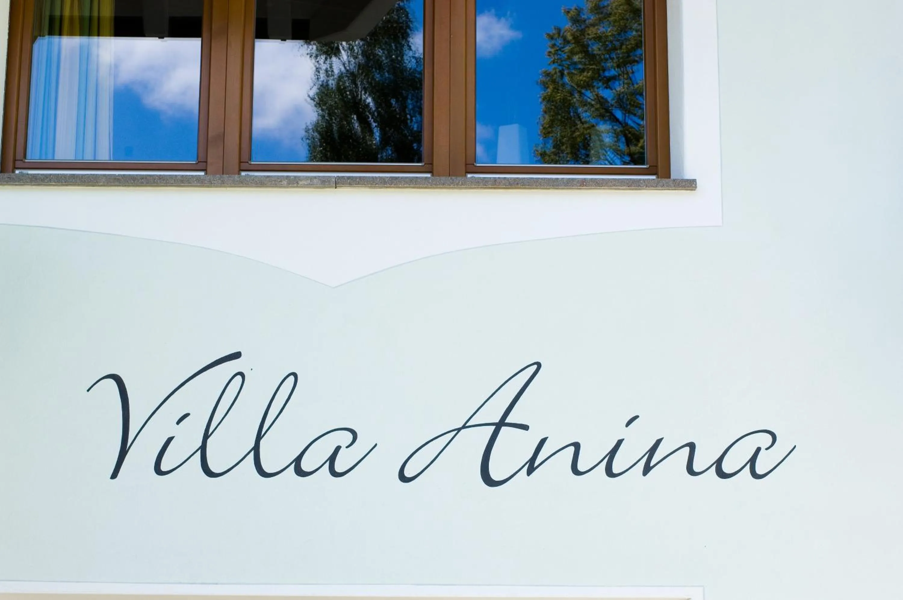 Property logo or sign in Villa Anina