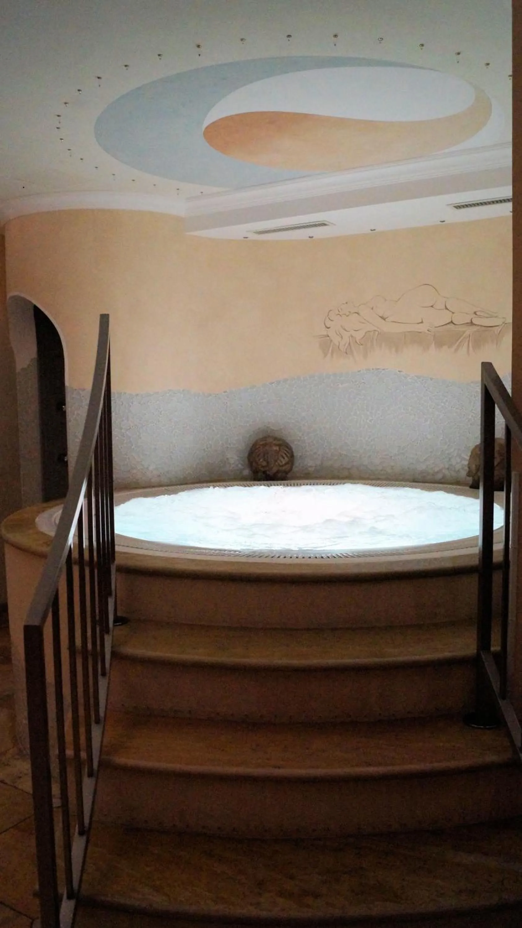 Hot Tub in Villa Anina