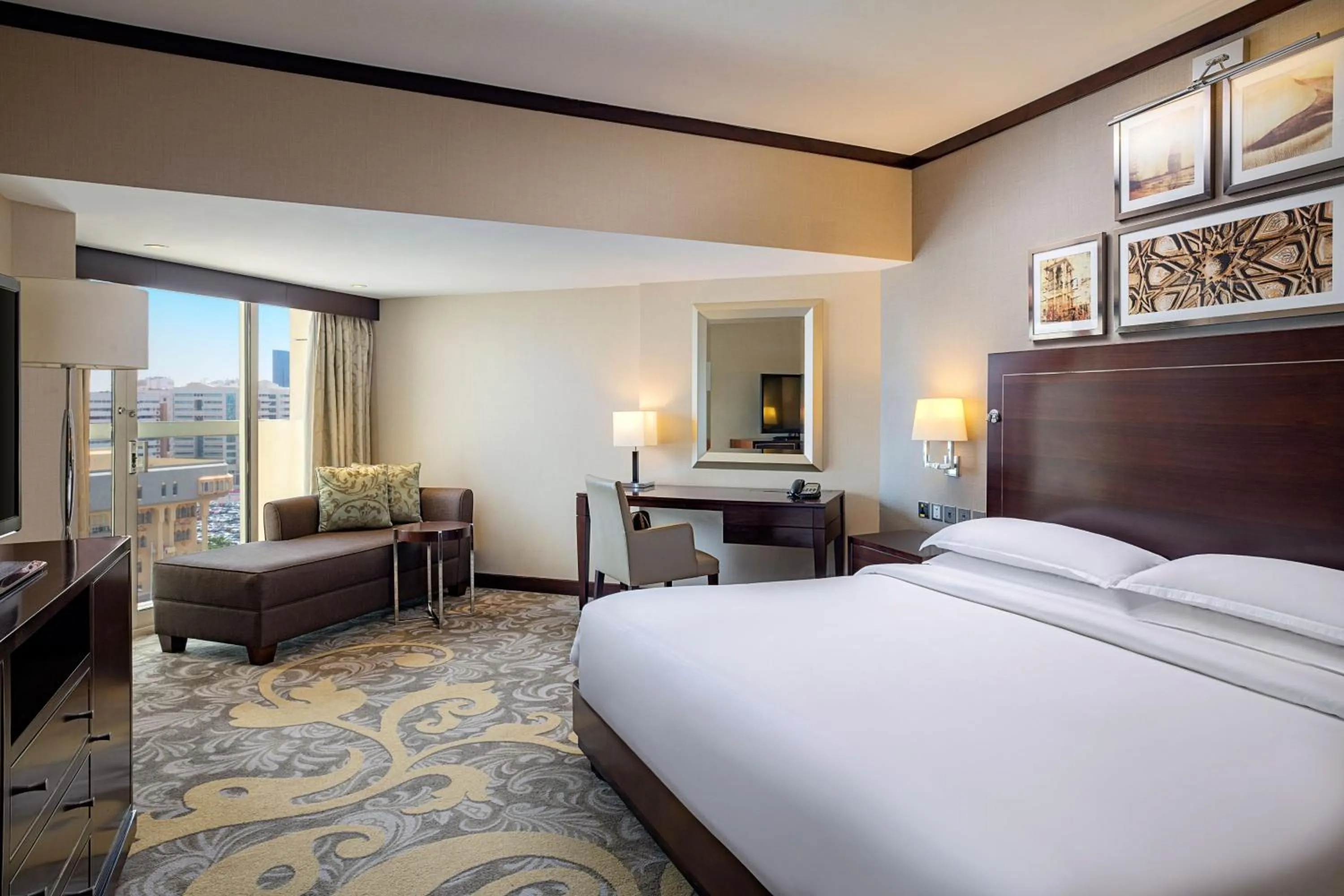 Photo of the whole room, Bed in Sheraton Dubai Creek Hotel & Towers