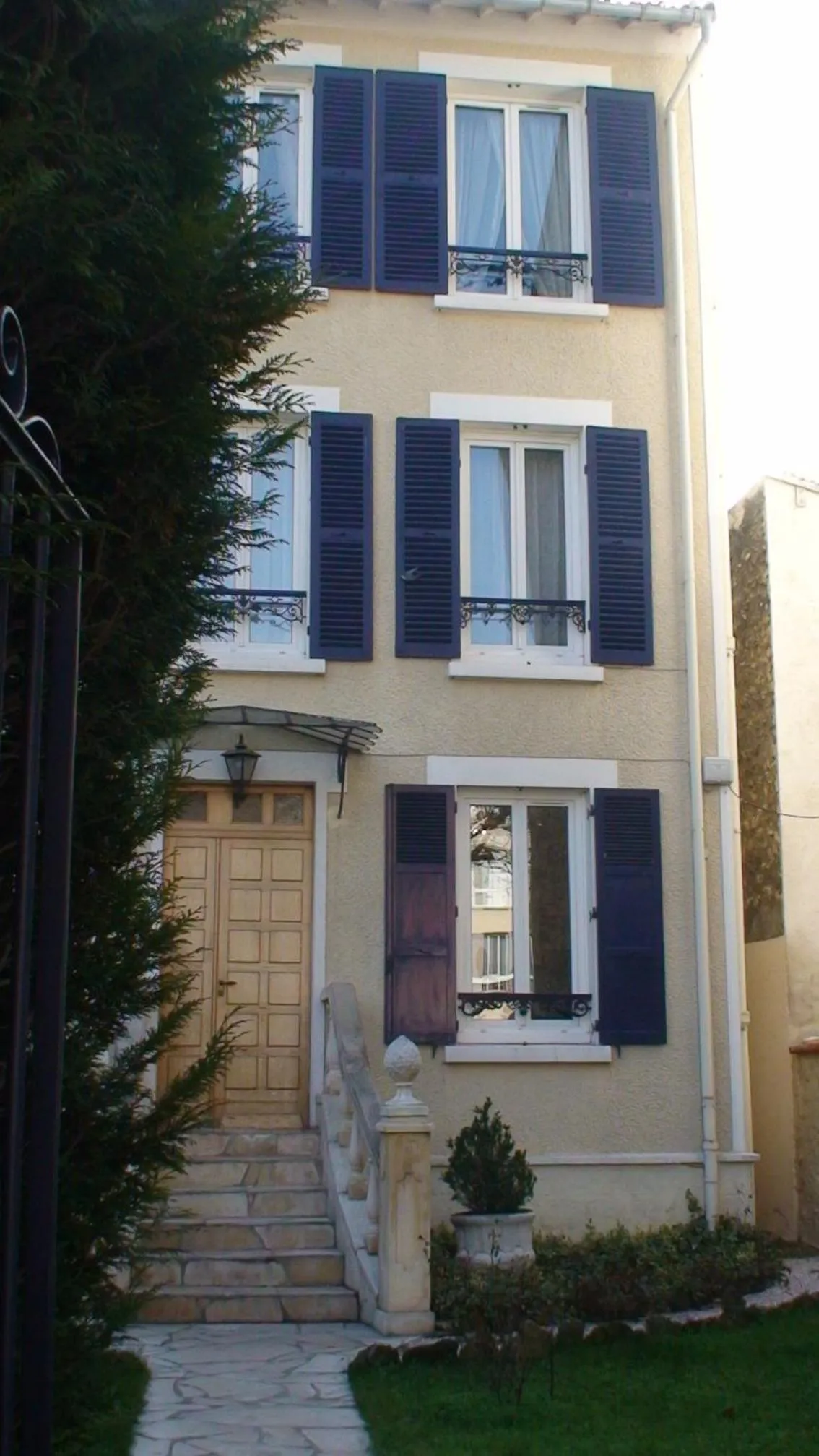 Facade/entrance in Côté Marne