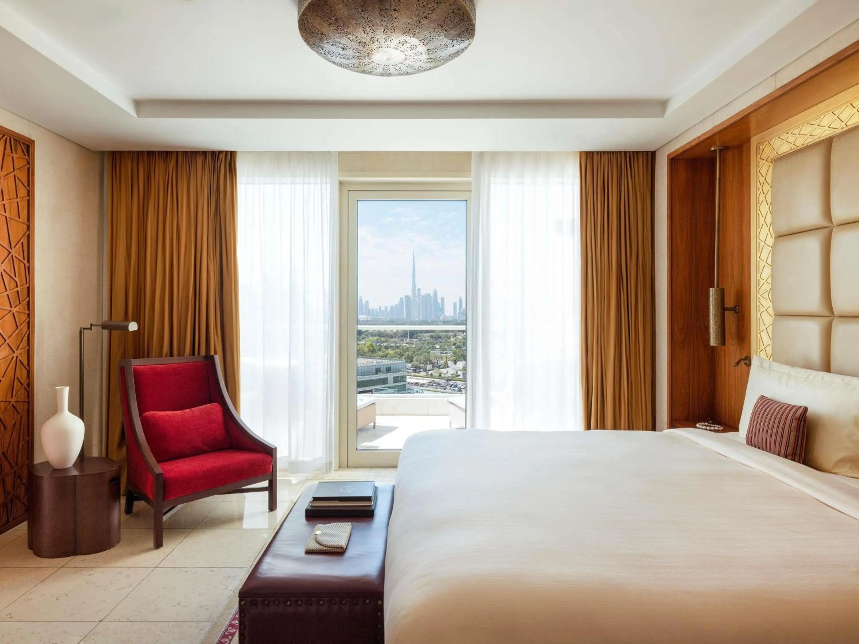 Bedroom, Bed in Raffles Dubai