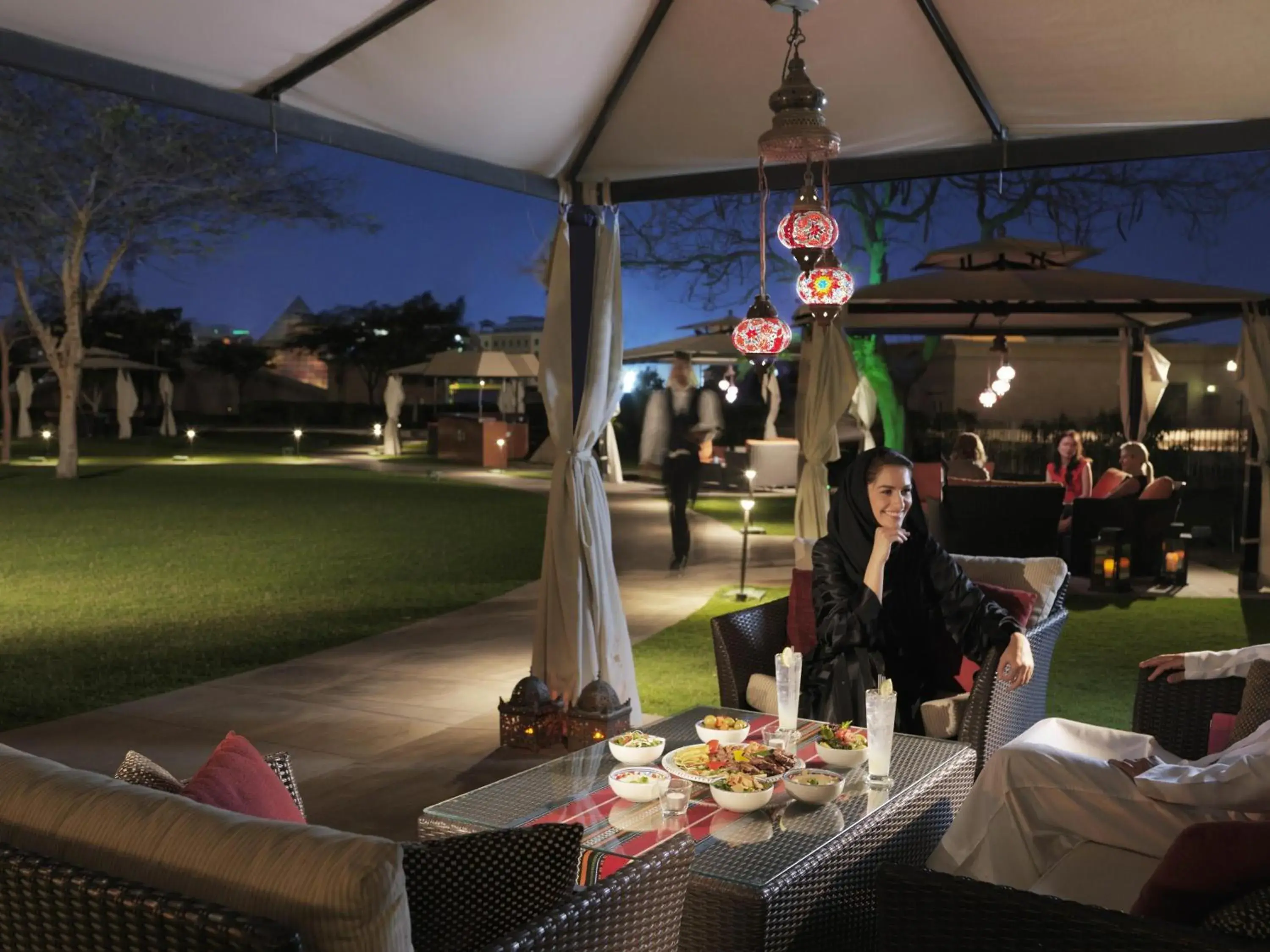 Restaurant/places to eat in Raffles Dubai Restaurant/places to eat in Raffles Dubai