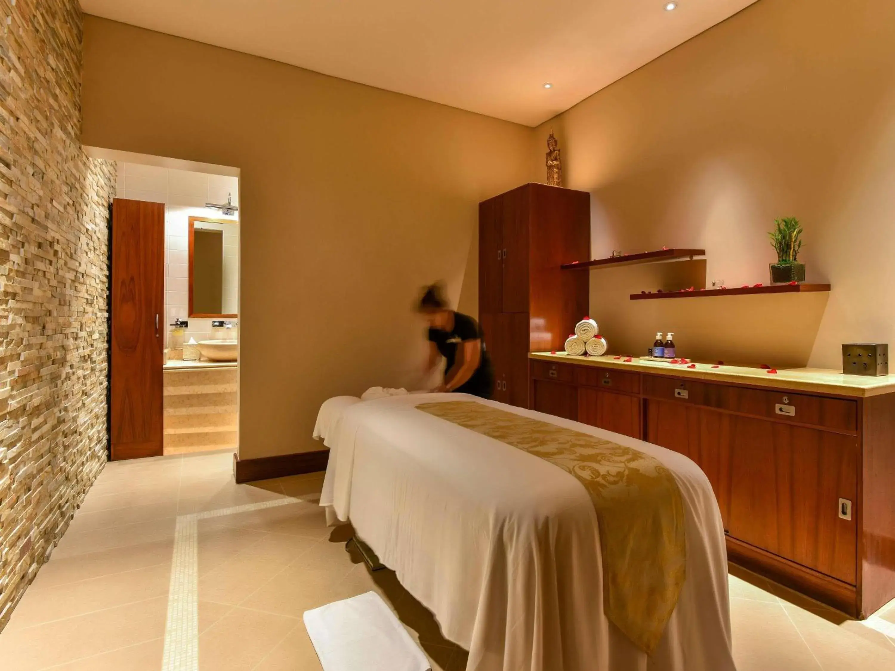 Spa and wellness centre/facilities, Bed in Raffles Dubai Spa and wellness centre/facilities, Bed in Raffles Dubai